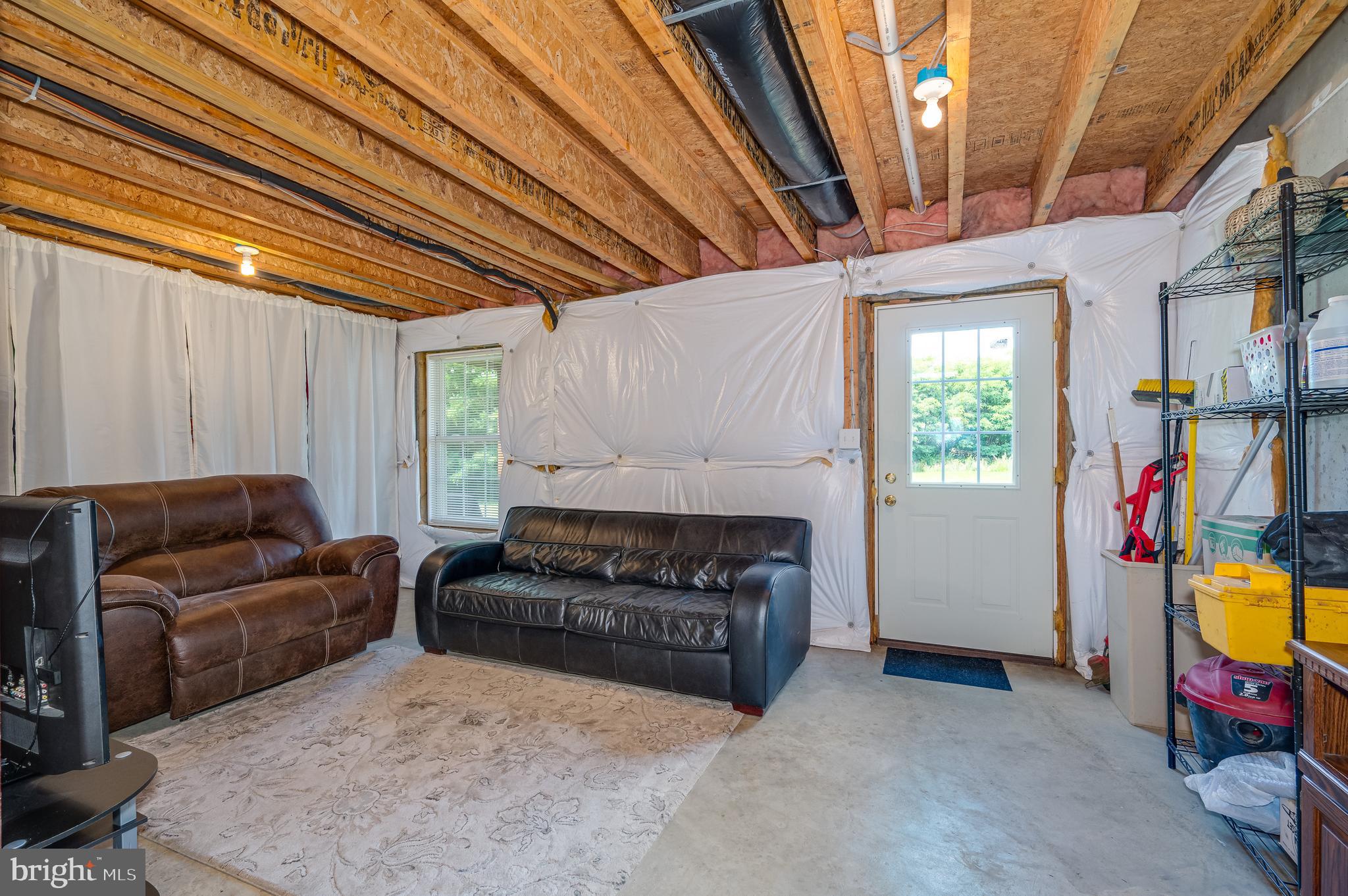 AMBER WOODS - Residential