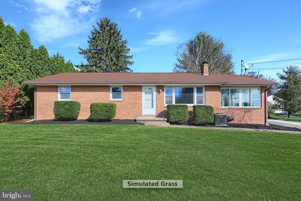 Photo of 2347 Mardale Drive, YORK, PA 17403 (MLS # PAYK2091428)