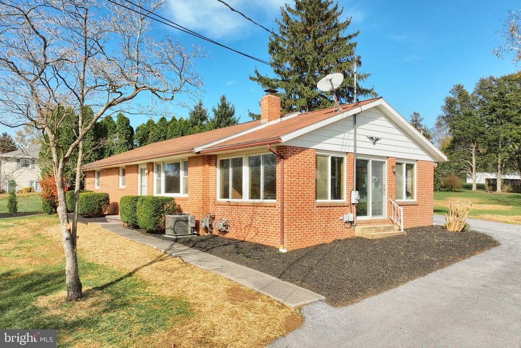 Photo of 2347 Mardale Drive, YORK, PA 17403 (MLS # PAYK2091428)