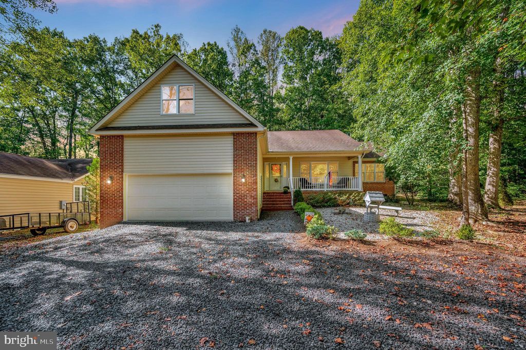 Photo of 216 Battlefield Road, LOCUST GROVE, VA 22508 (MLS # VAOR2012244)