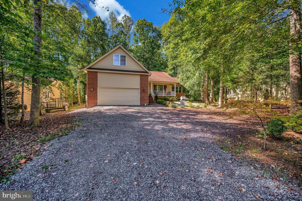 Photo of 216 Battlefield Road, LOCUST GROVE, VA 22508 (MLS # VAOR2012244)