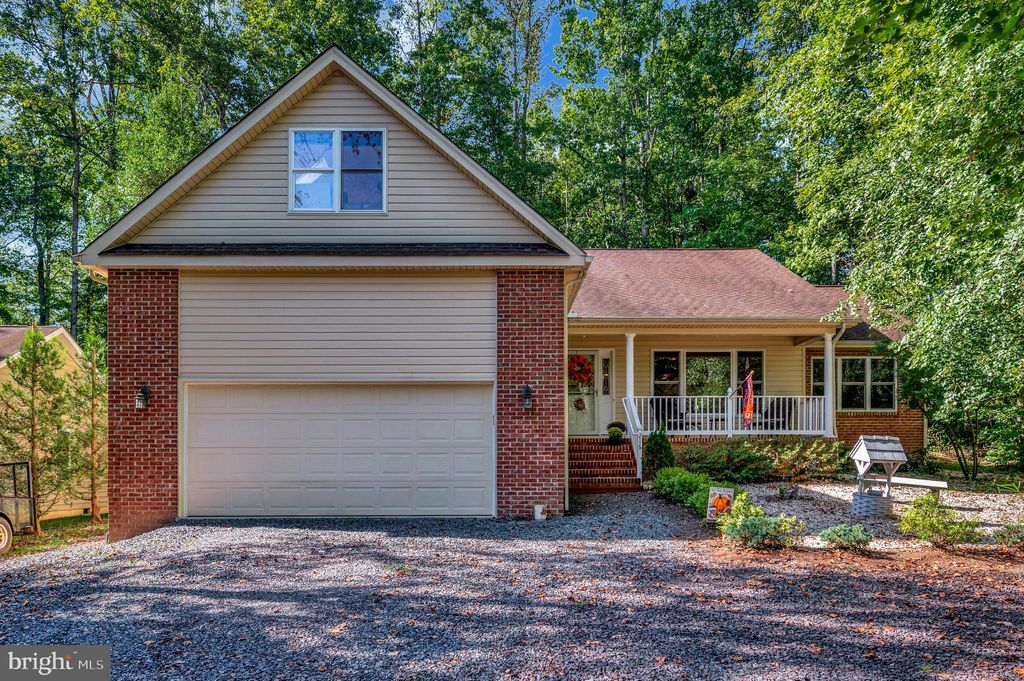 Photo of 216 Battlefield Road, LOCUST GROVE, VA 22508 (MLS # VAOR2012244)