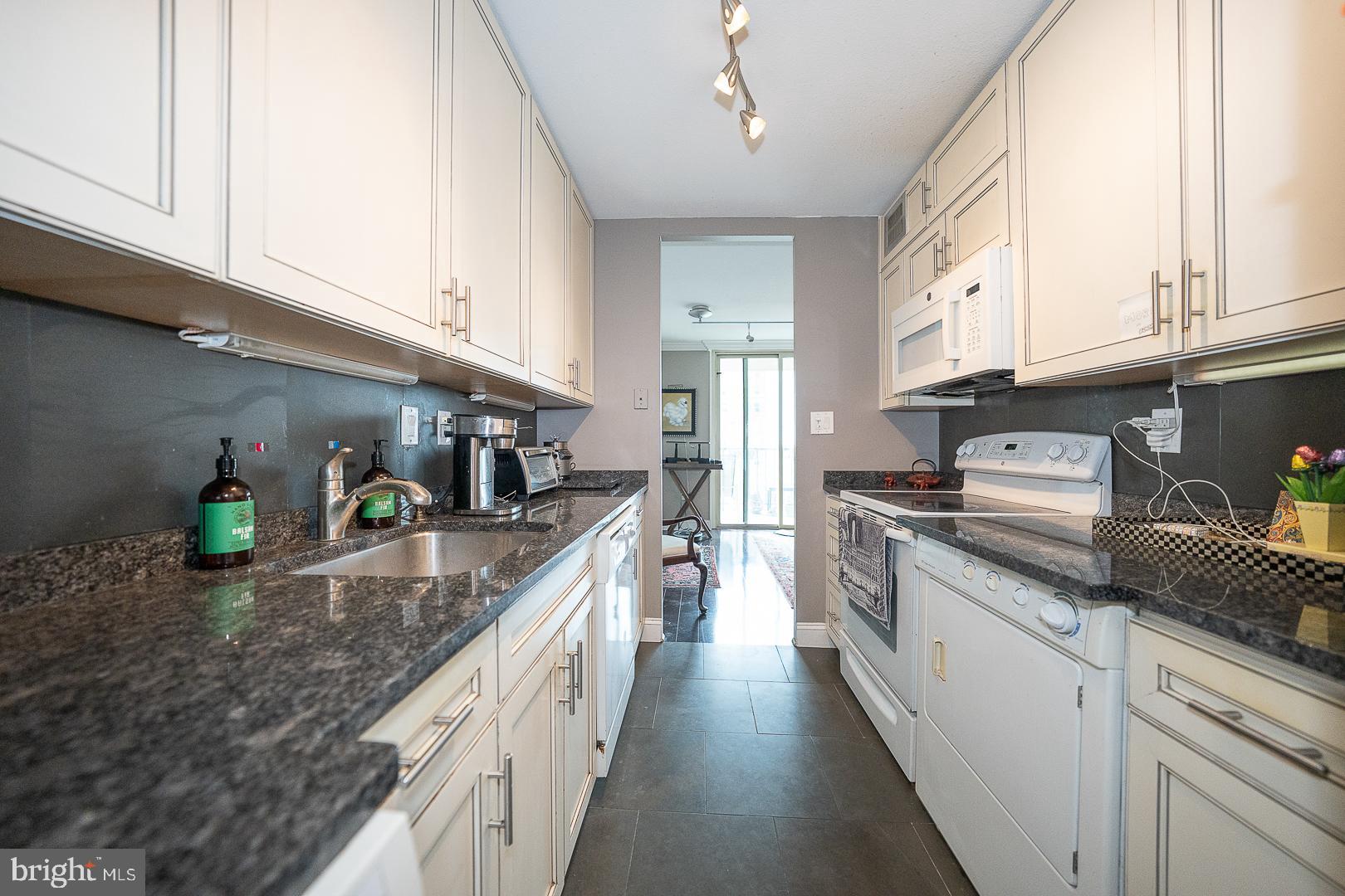 1919 CHESTNUT STREET 2118