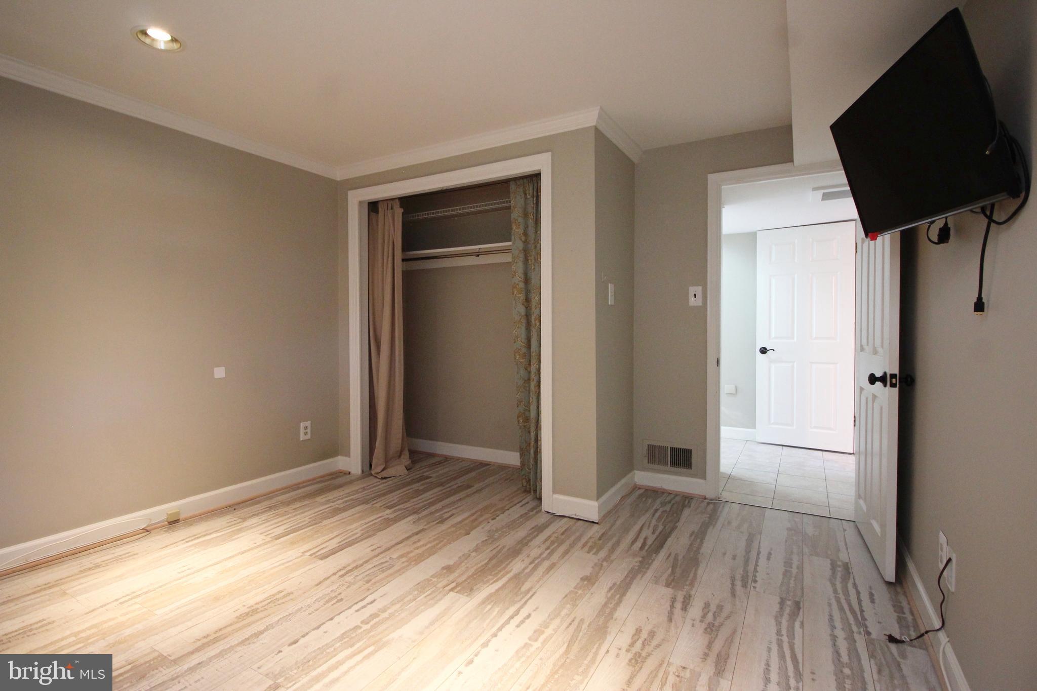 BERKELEY MANOR - Residential Lease