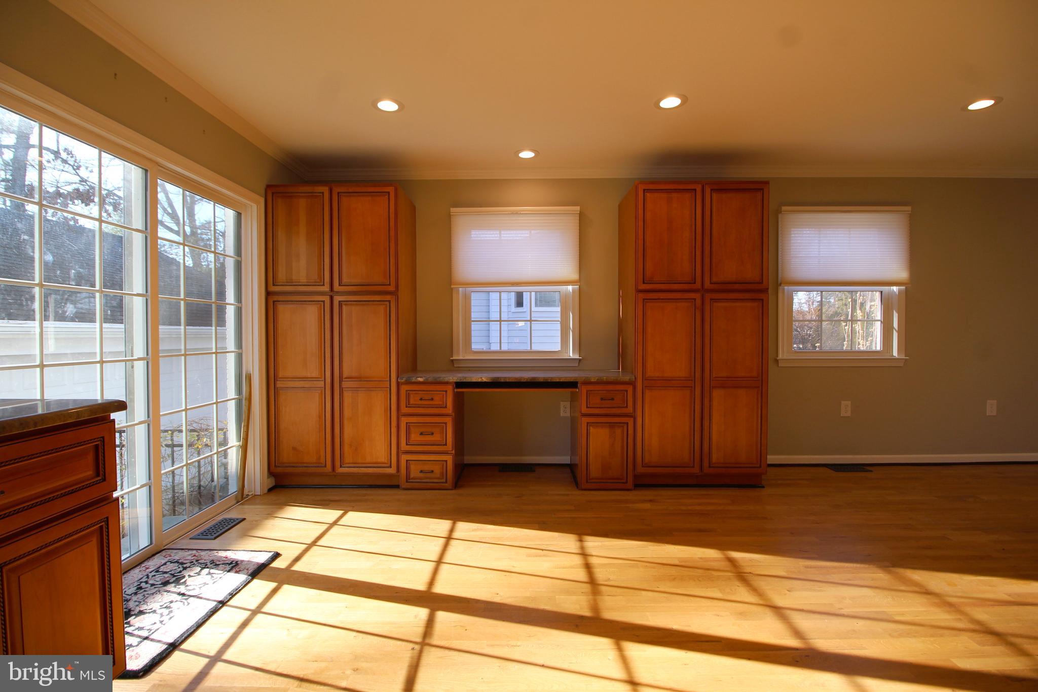 BERKELEY MANOR - Residential Lease