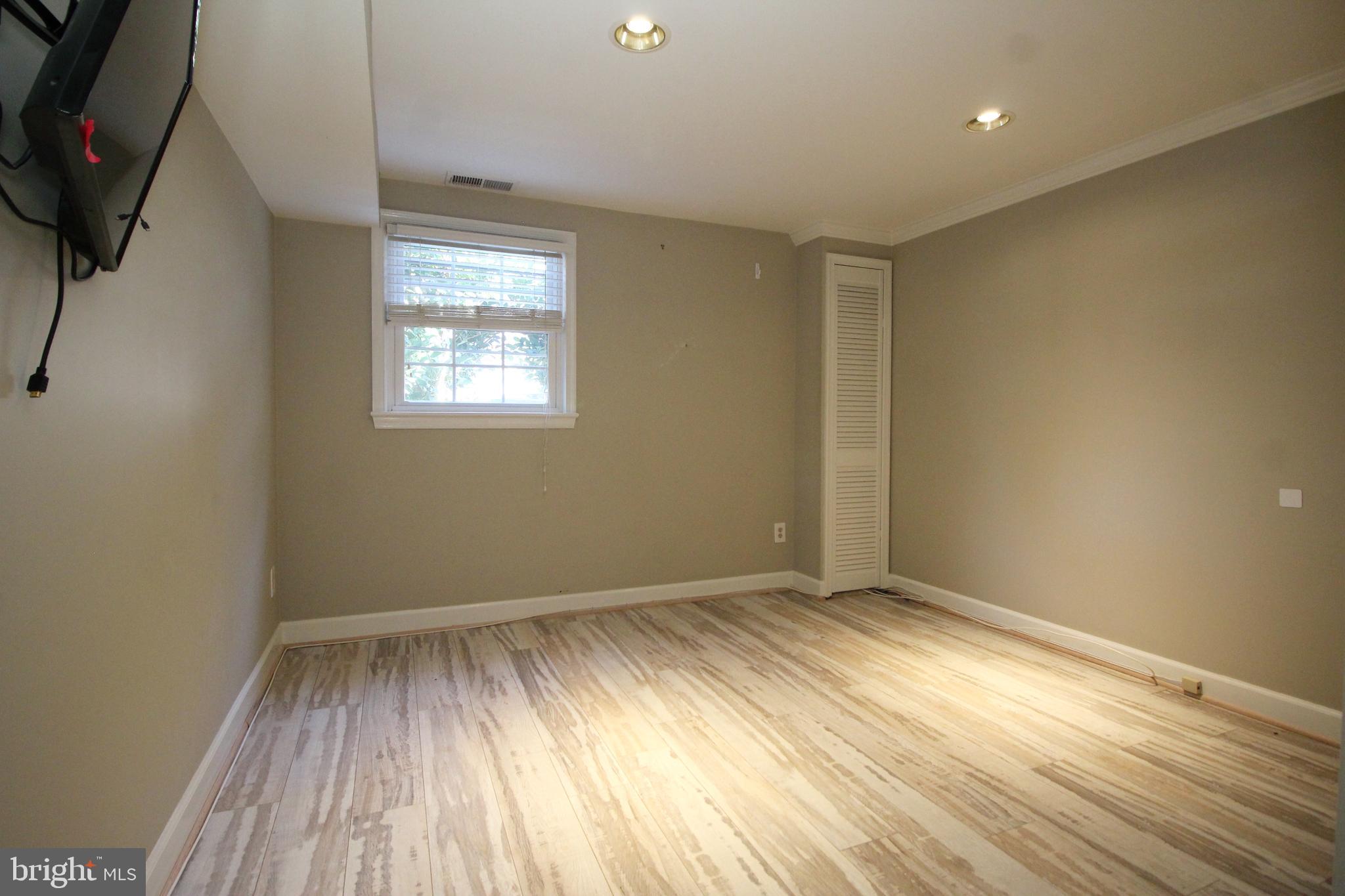 BERKELEY MANOR - Residential Lease