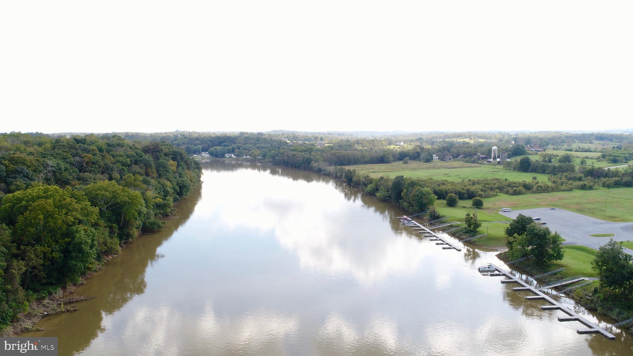 CROSSINGS ON THE POTOMAC - Land