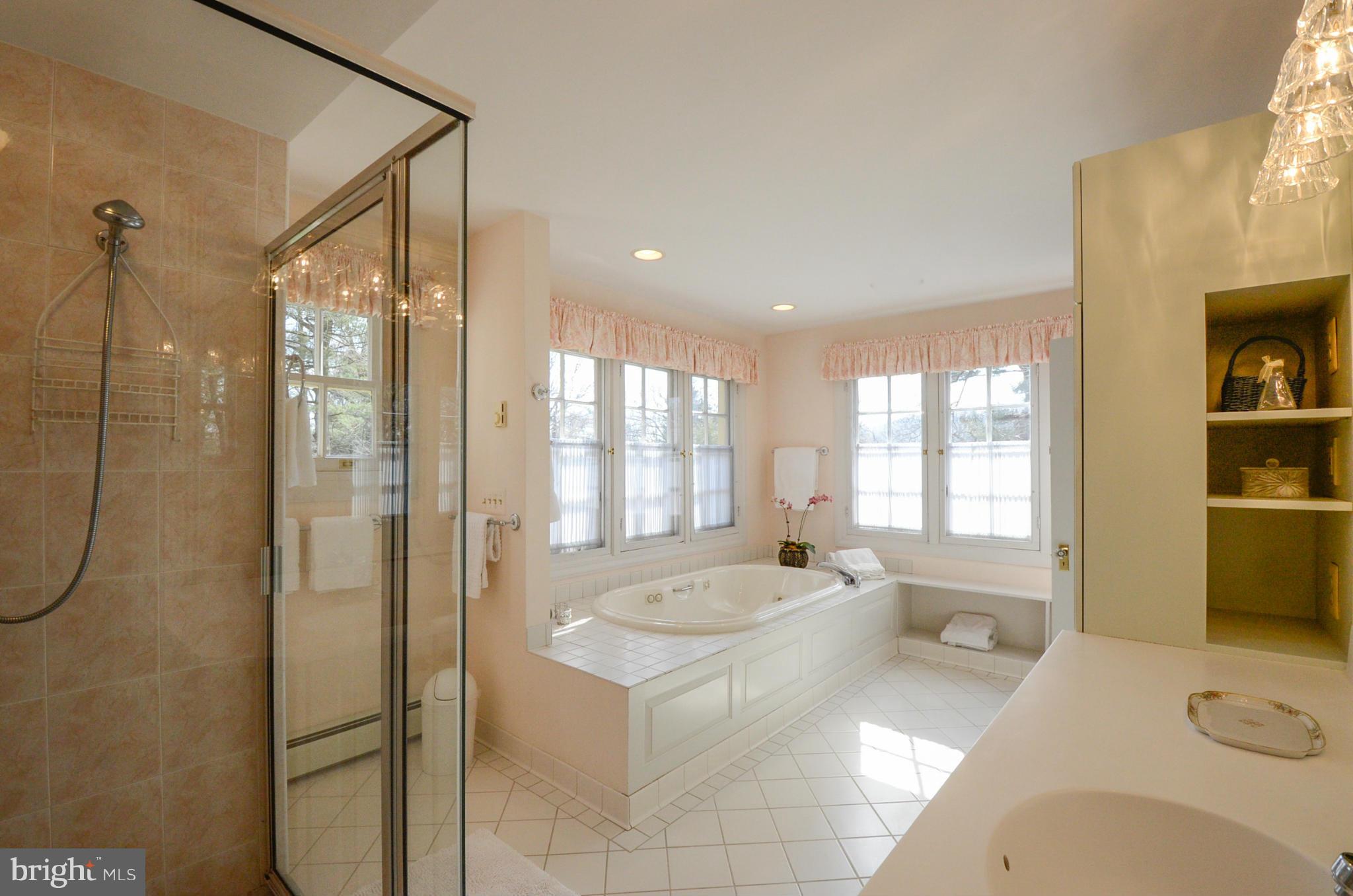 ROLAND PARK - Residential