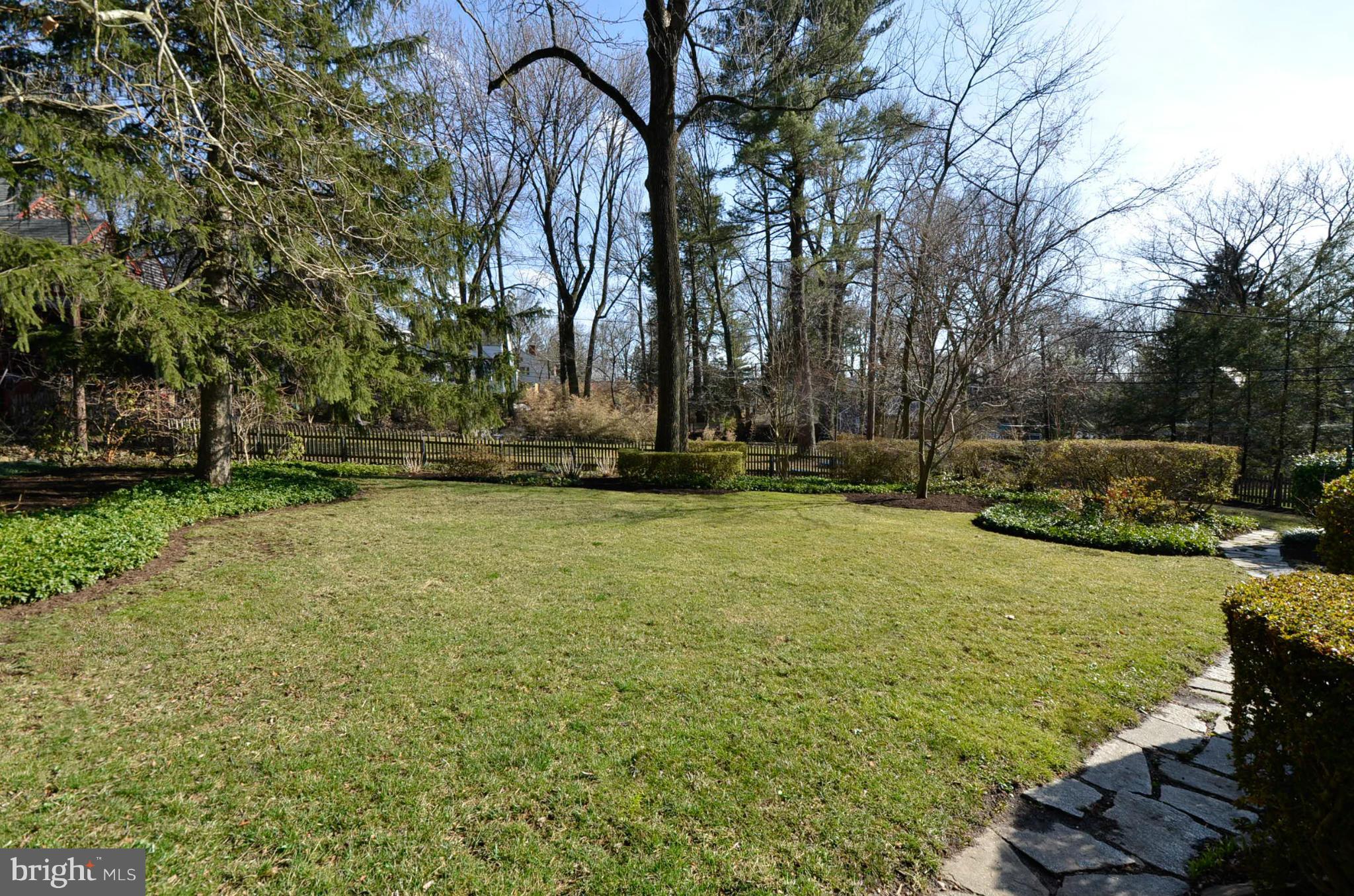 ROLAND PARK - Residential