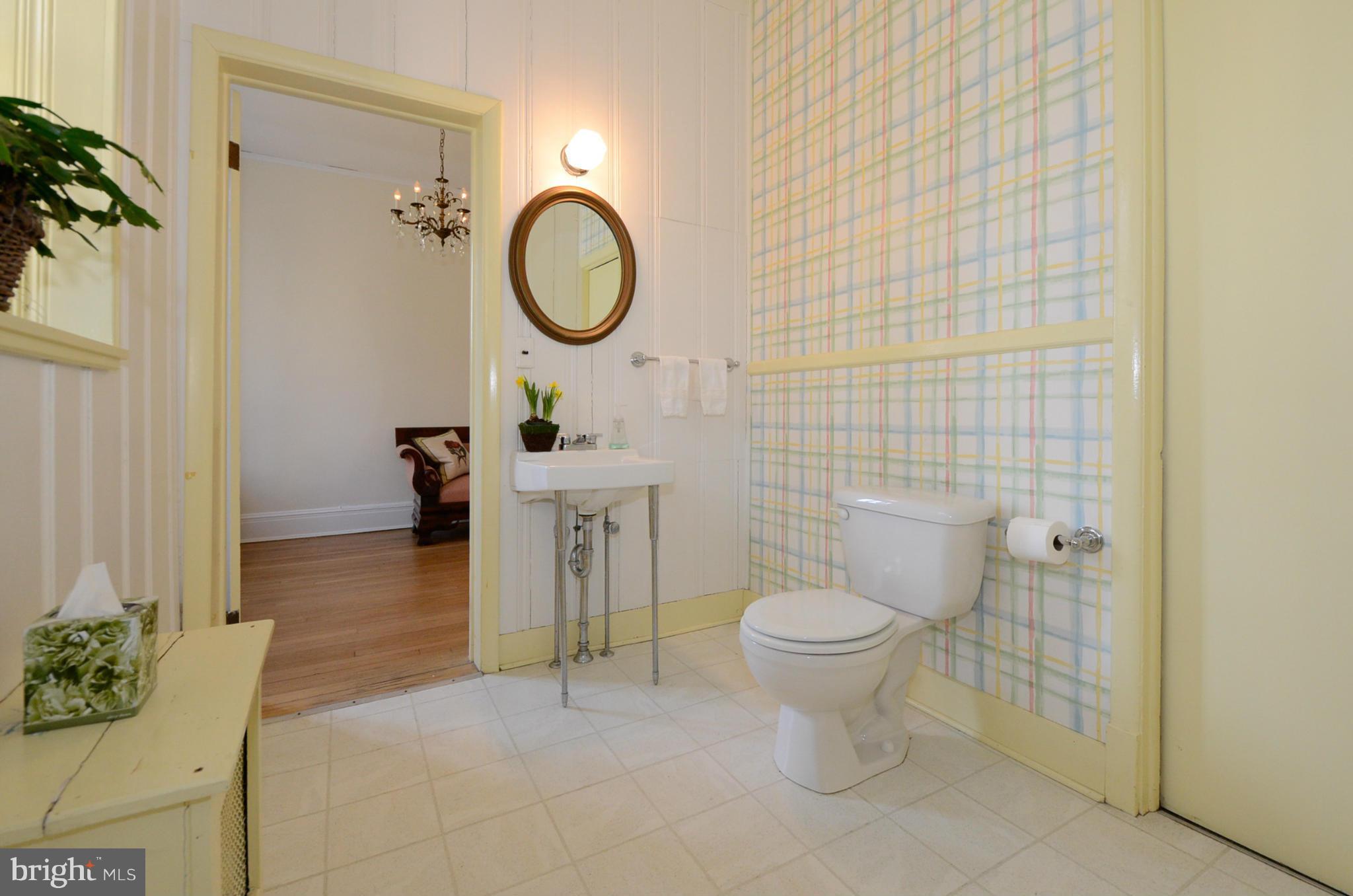 ROLAND PARK - Residential