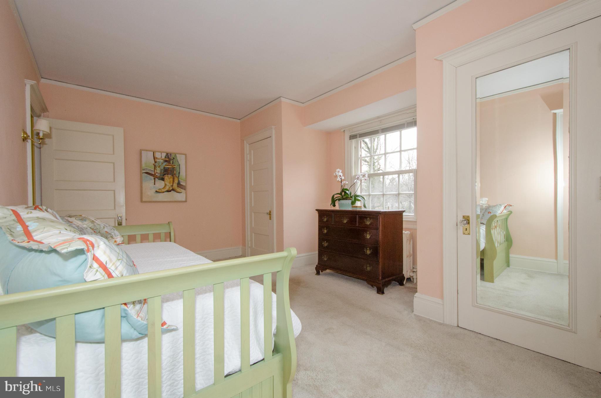 ROLAND PARK - Residential