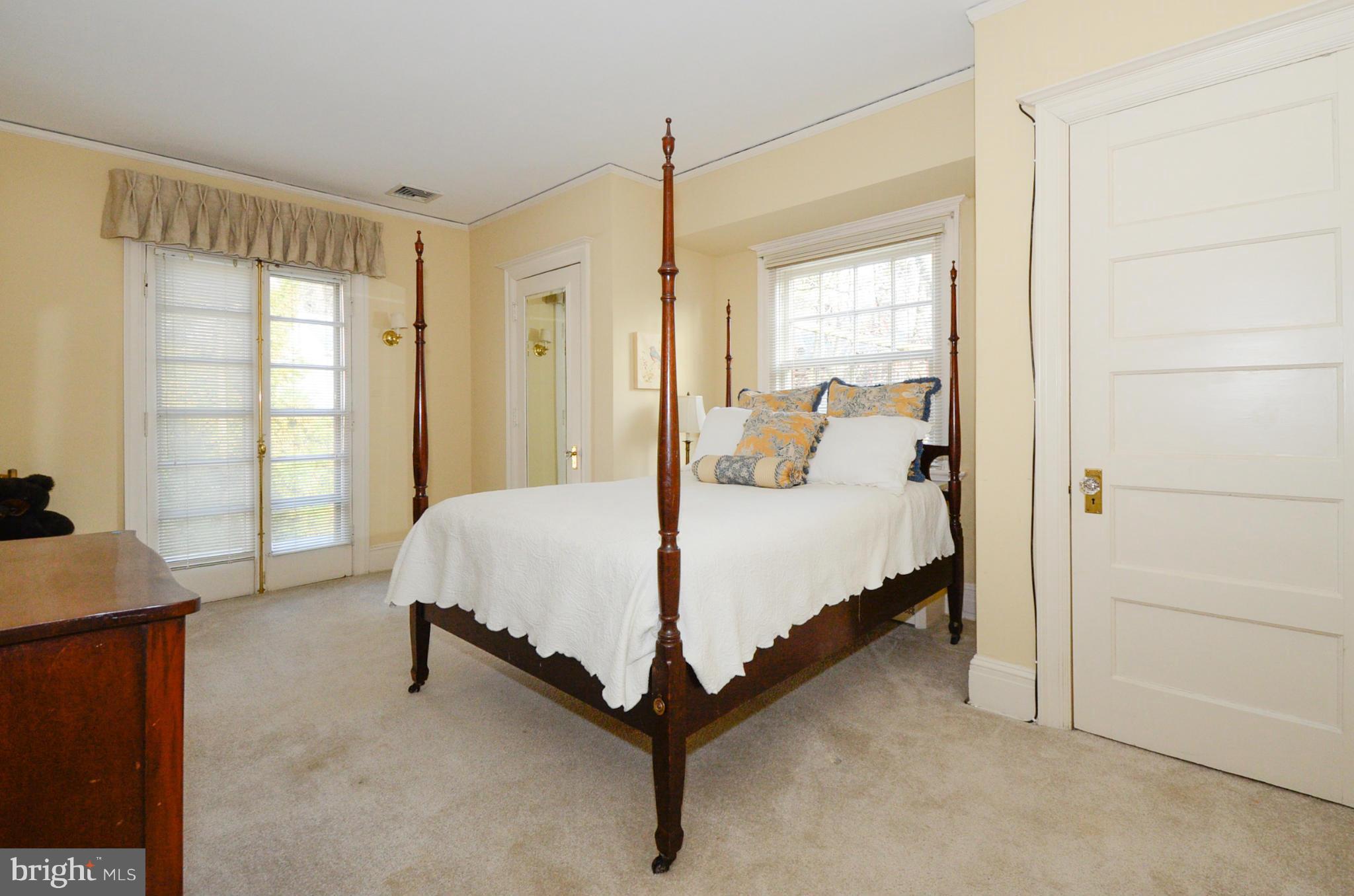 ROLAND PARK - Residential