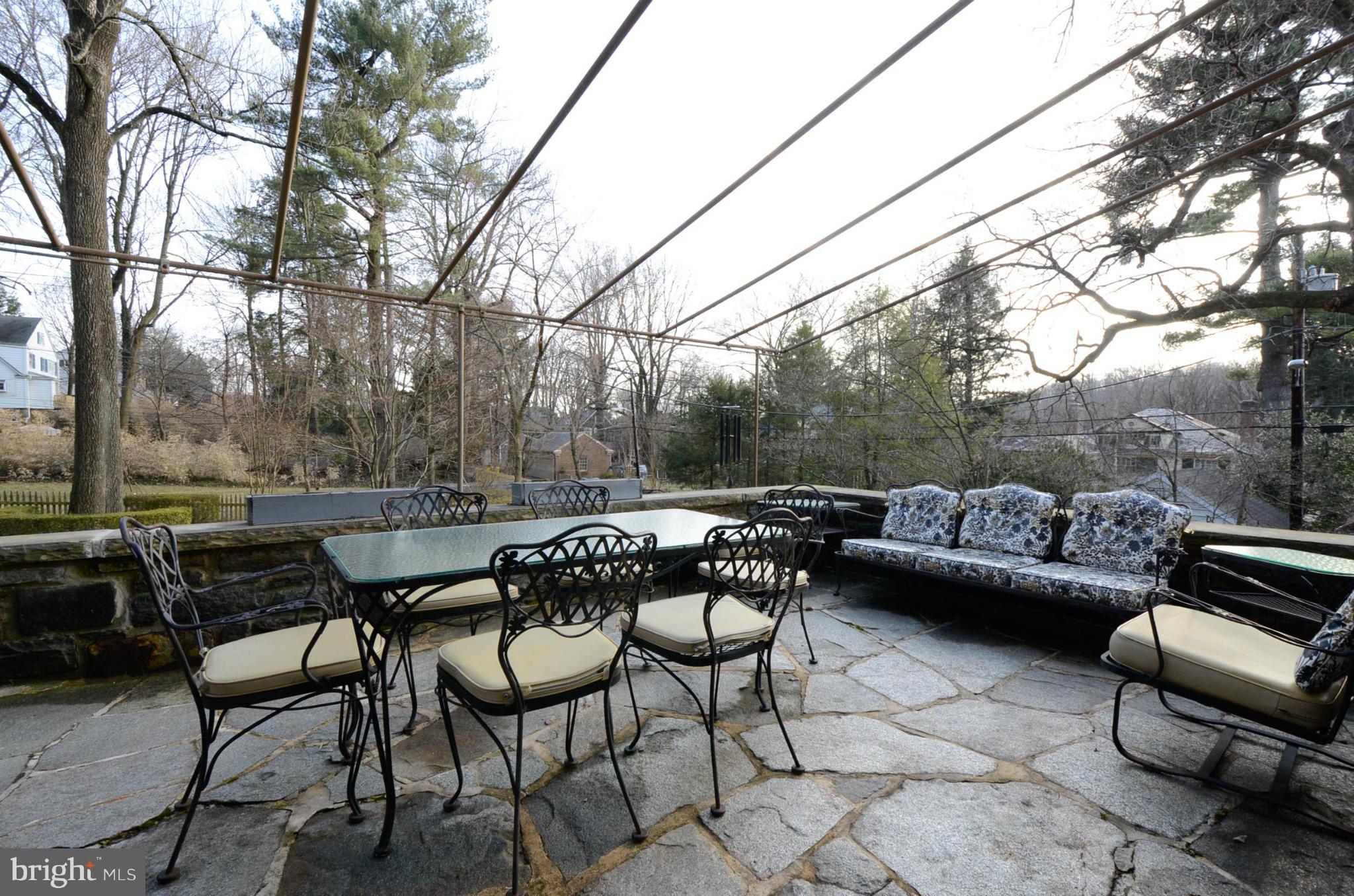 ROLAND PARK - Residential