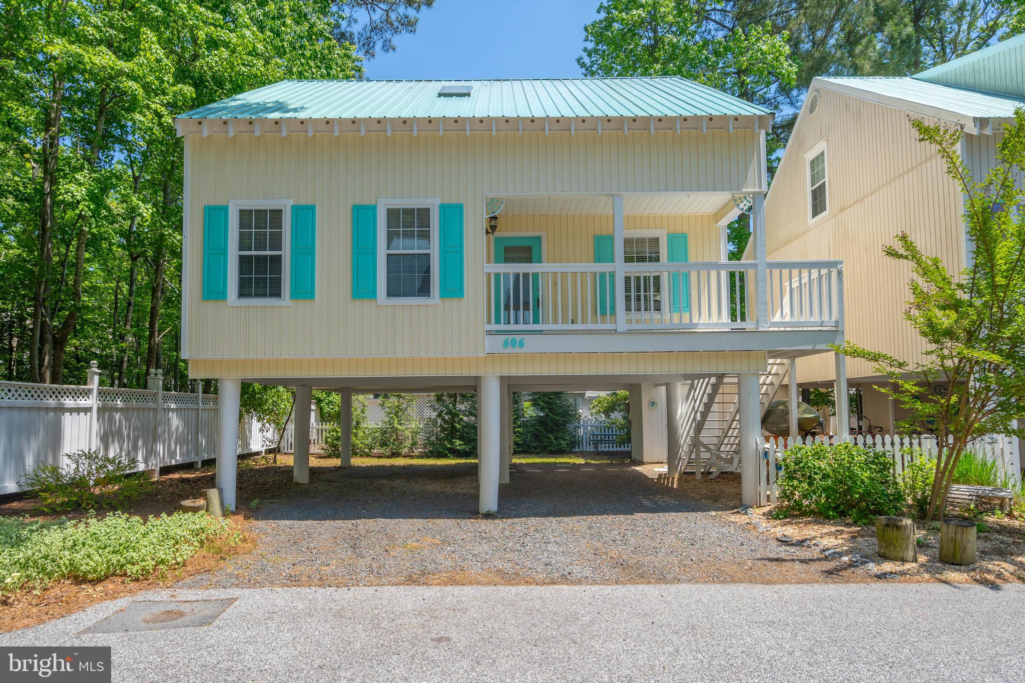BAHAMAS BEACH - Residential