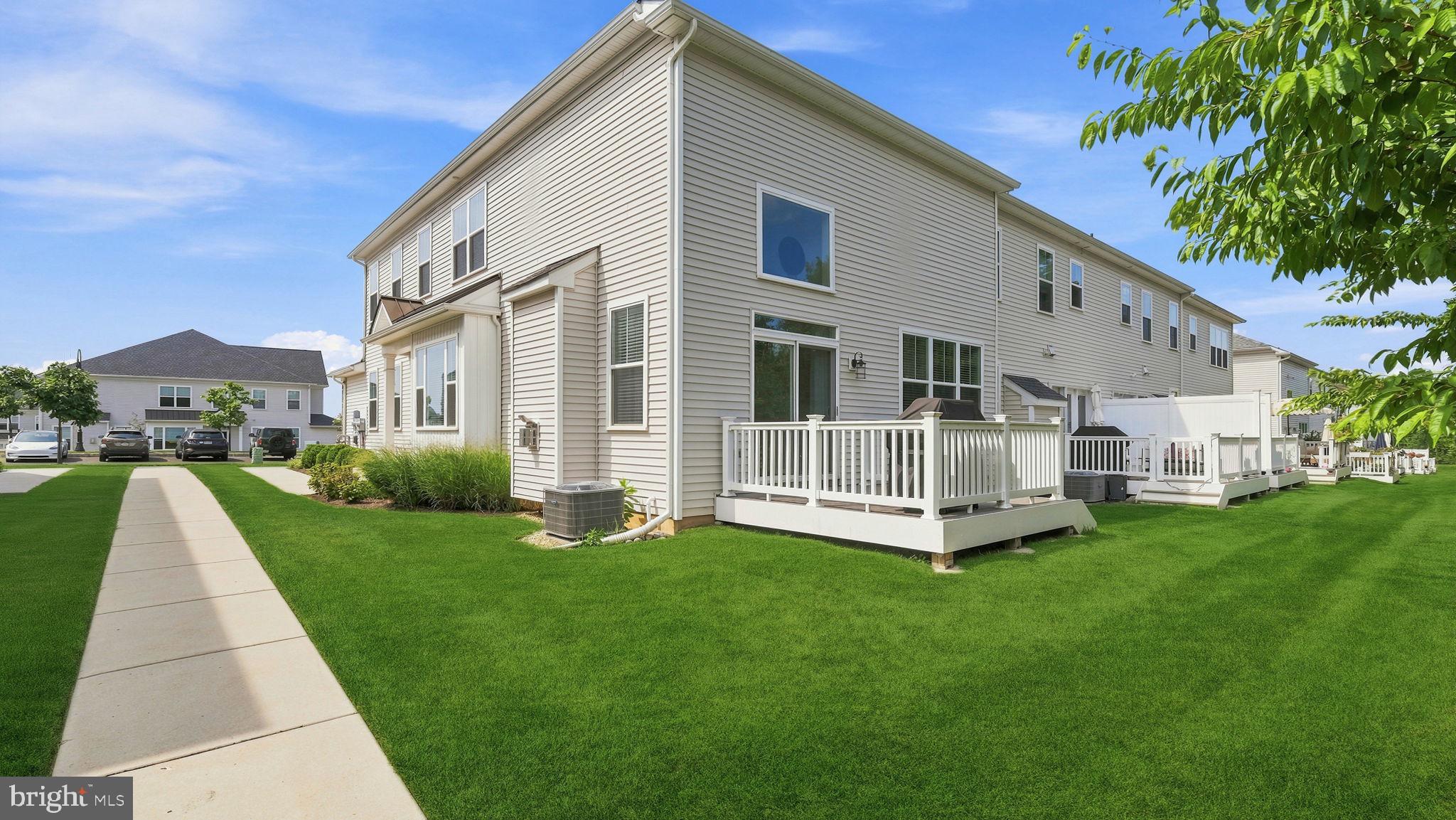23 SWAN LANE