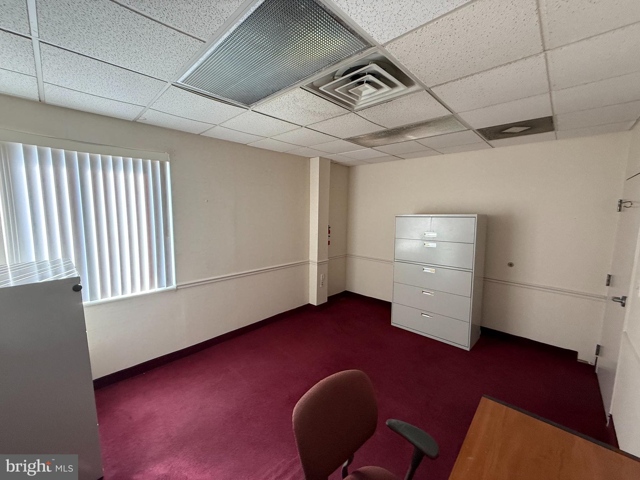 MANOA - Commercial Lease