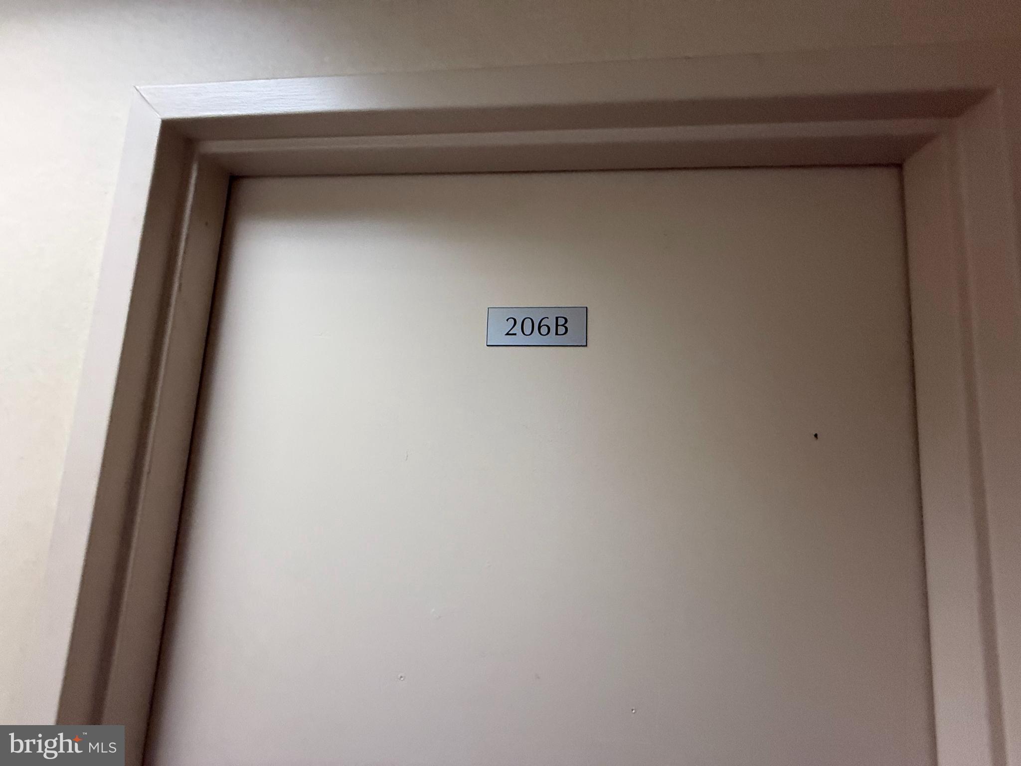 MANOA - Commercial Lease