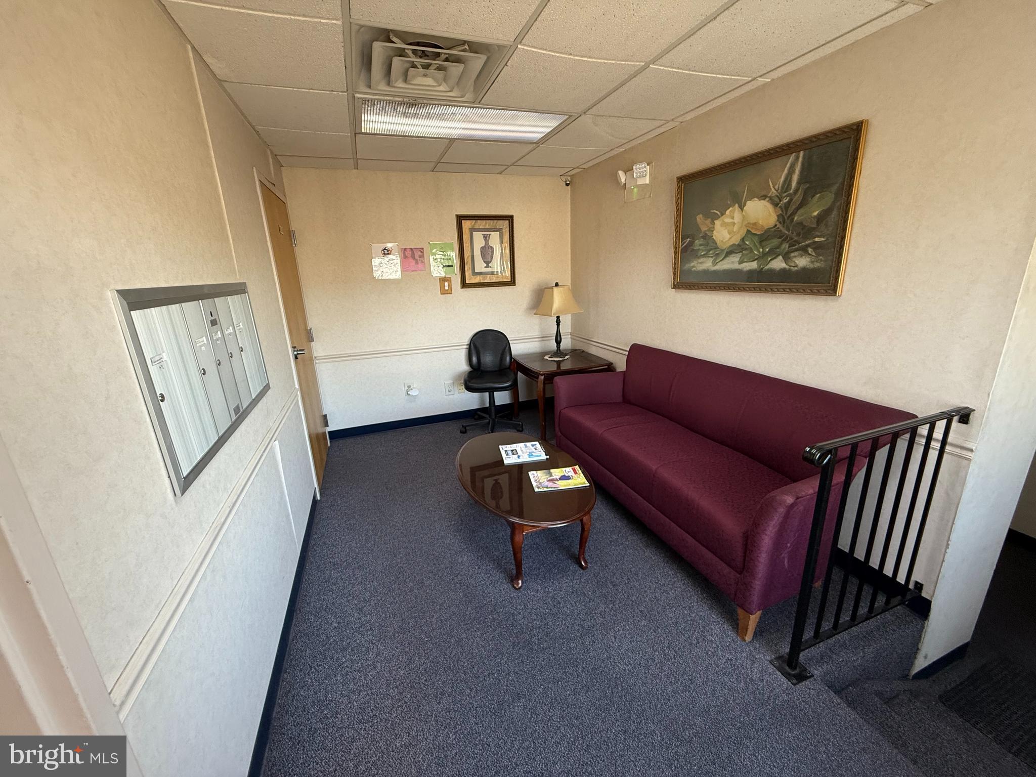 MANOA - Commercial Lease