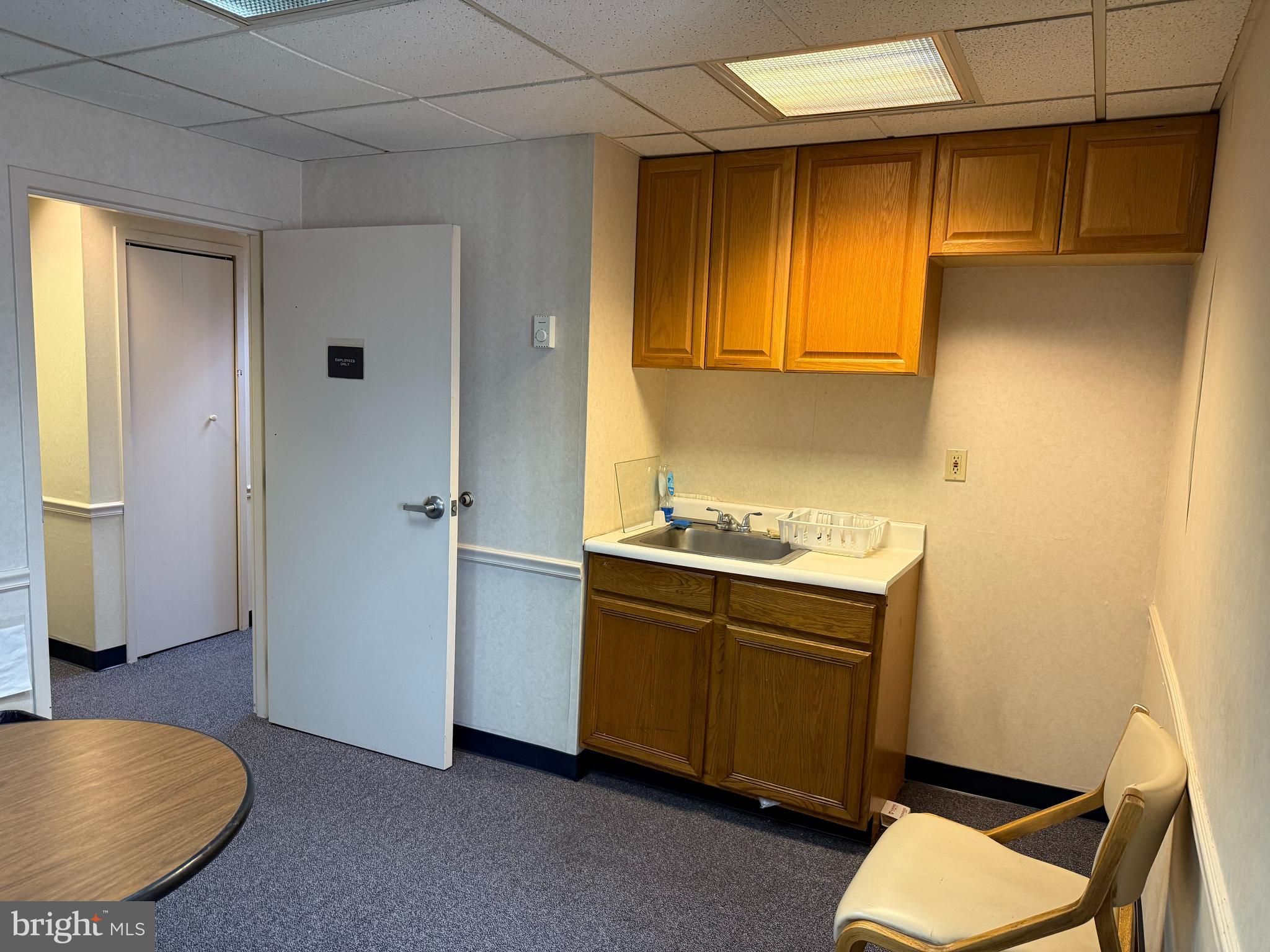 MANOA - Commercial Lease