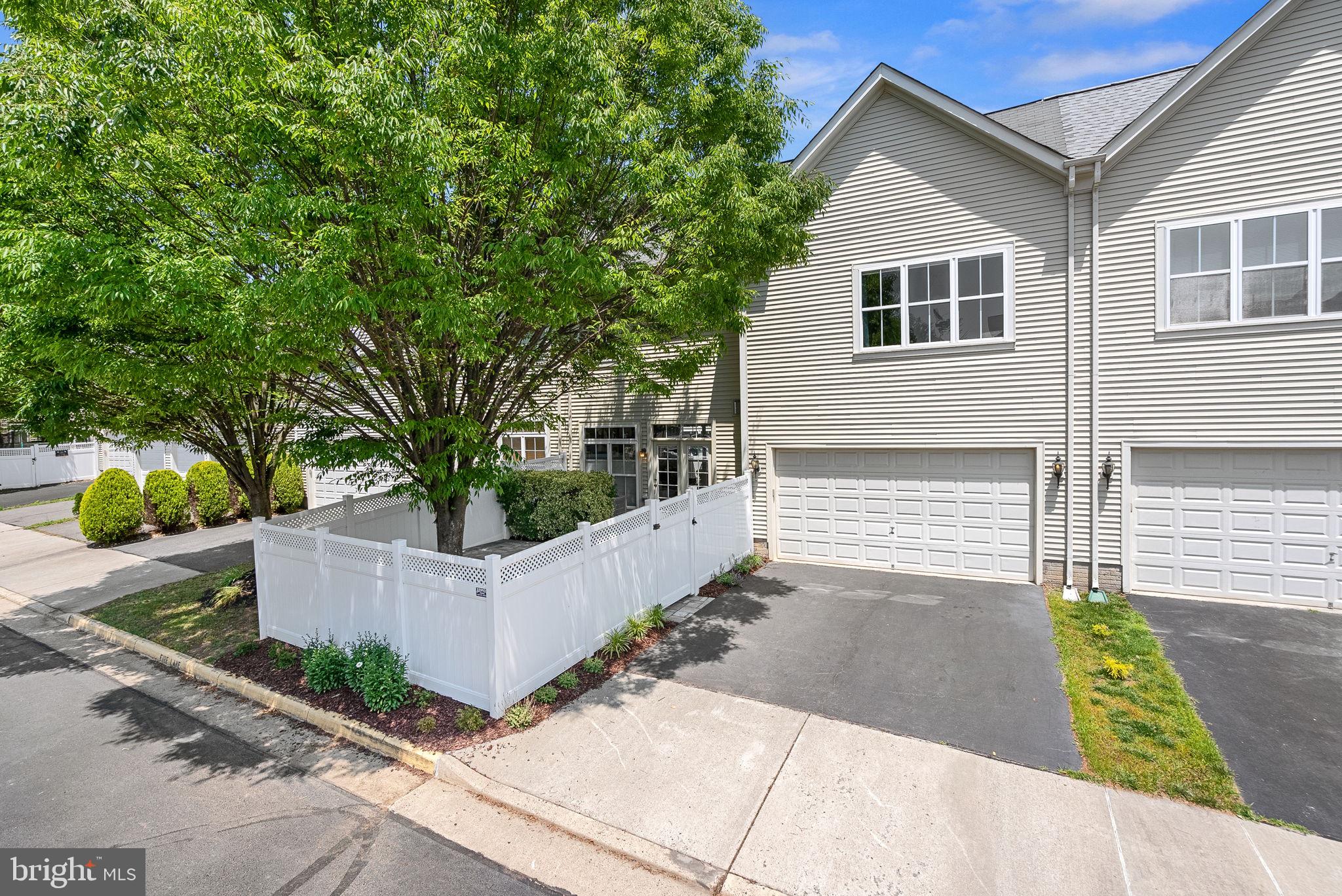 BRAMBLETON - Residential