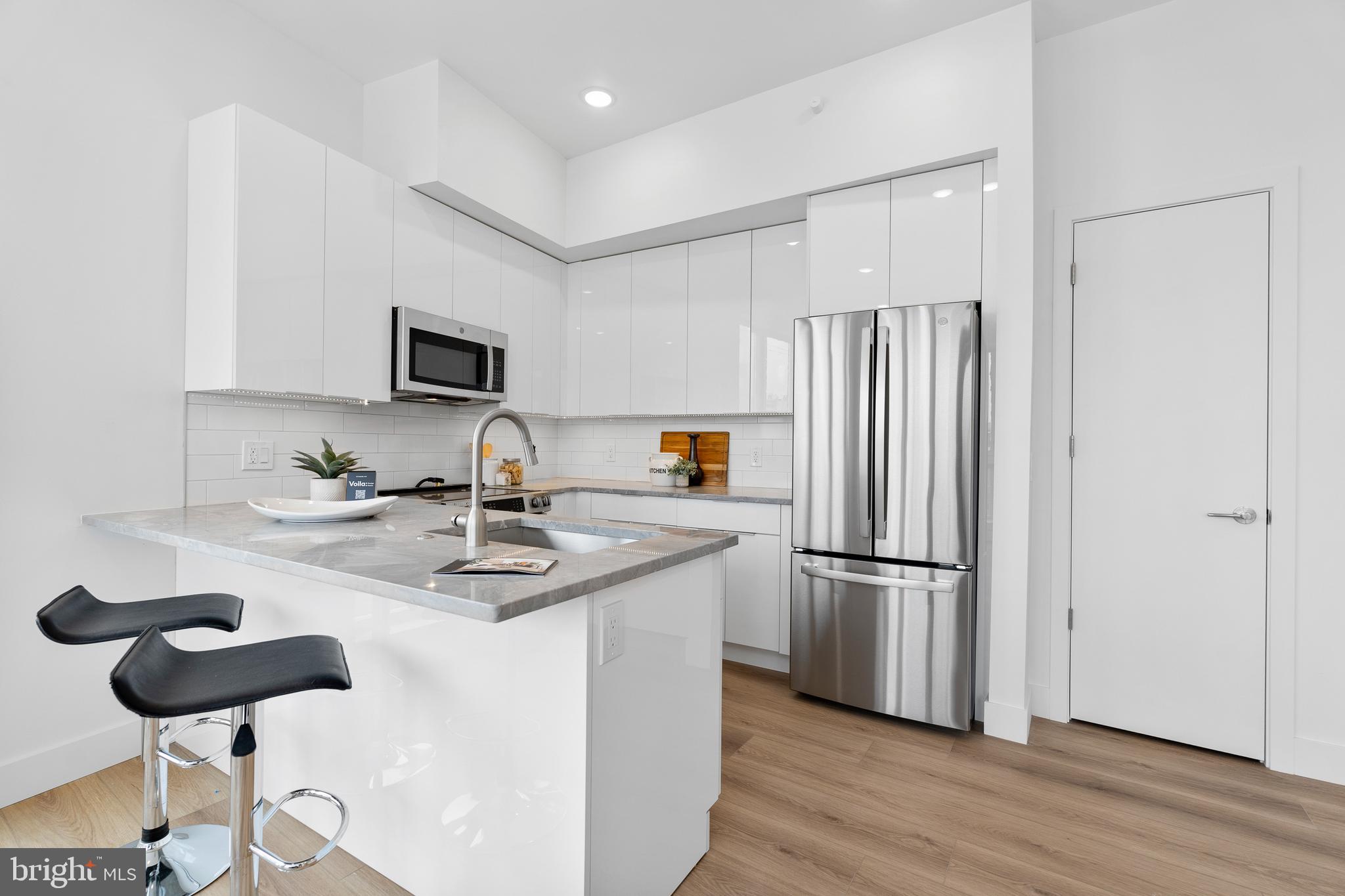 QUEEN VILLAGE - Residential Lease