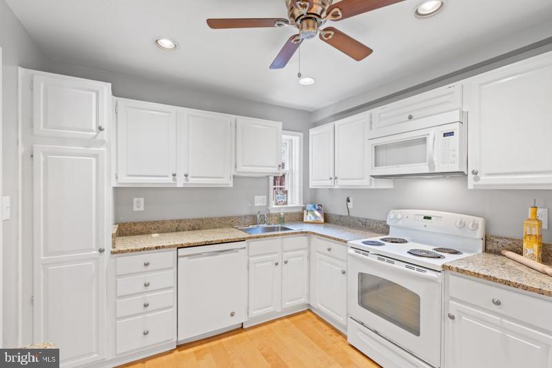 KENWOOD FOREST - Residential Lease