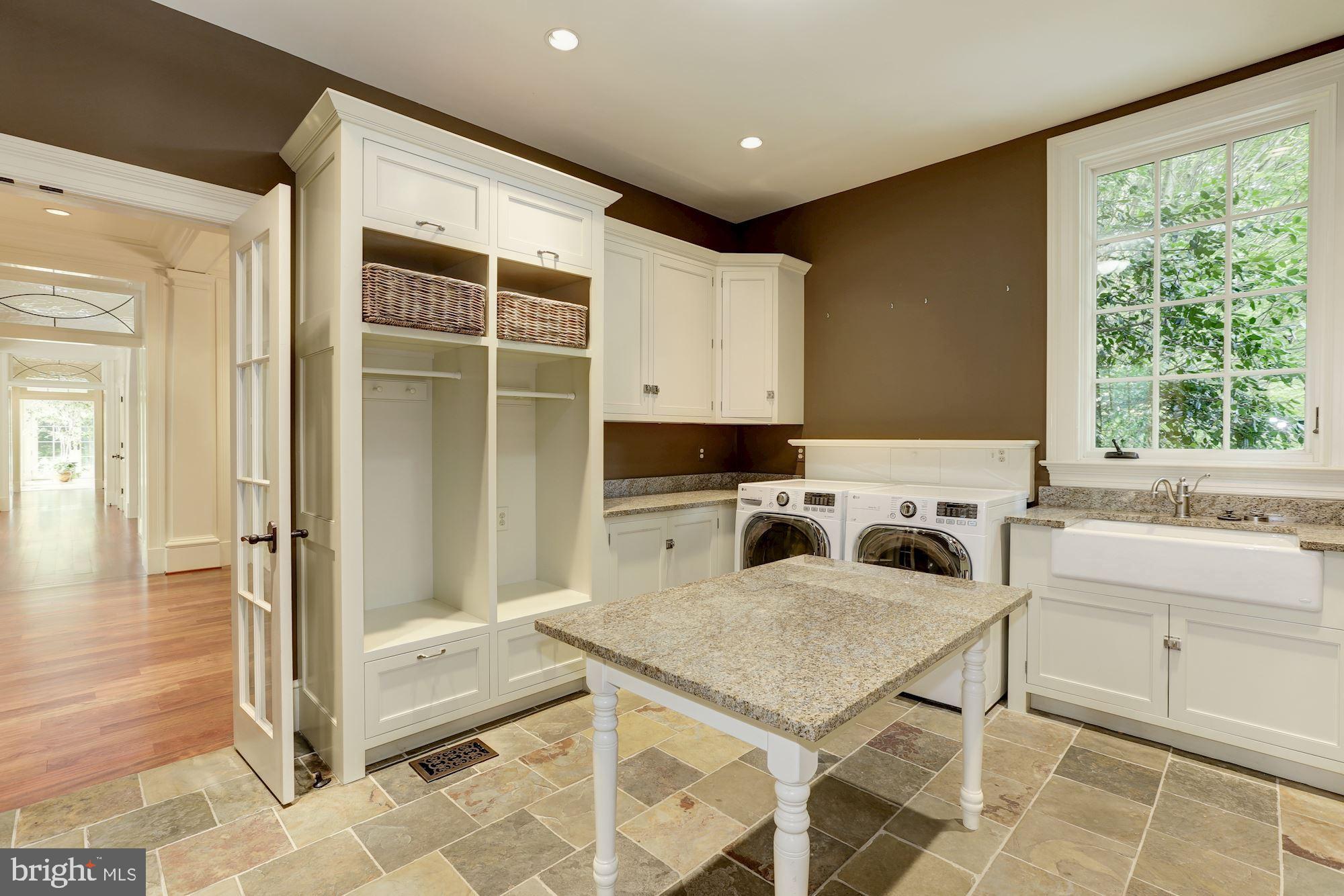 MERRY GO ROUND FARM - Residential