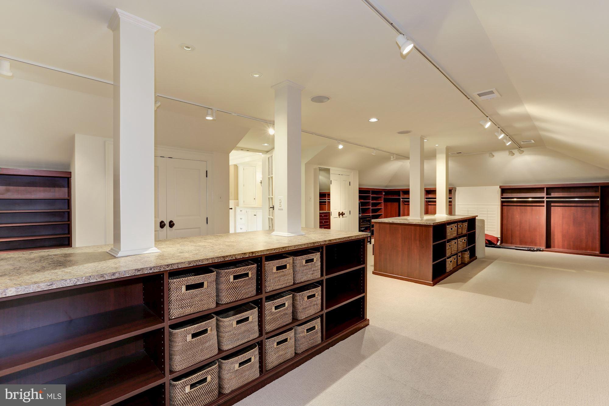 MERRY GO ROUND FARM - Residential