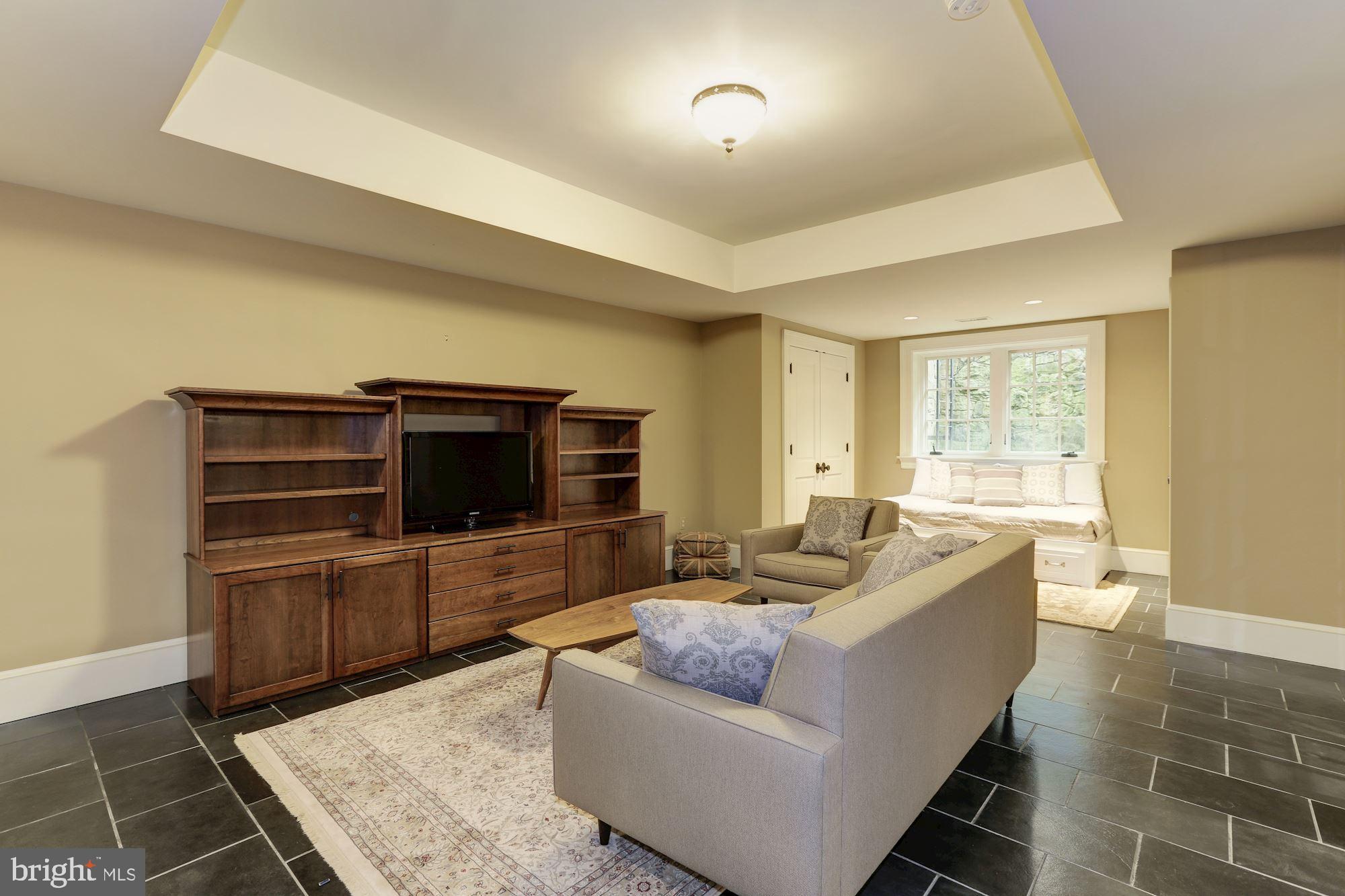 MERRY GO ROUND FARM - Residential