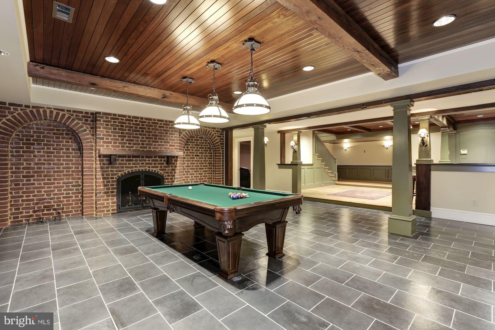 MERRY GO ROUND FARM - Residential