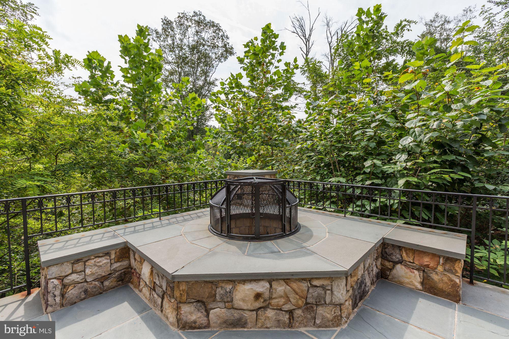 MERRY GO ROUND FARM - Residential