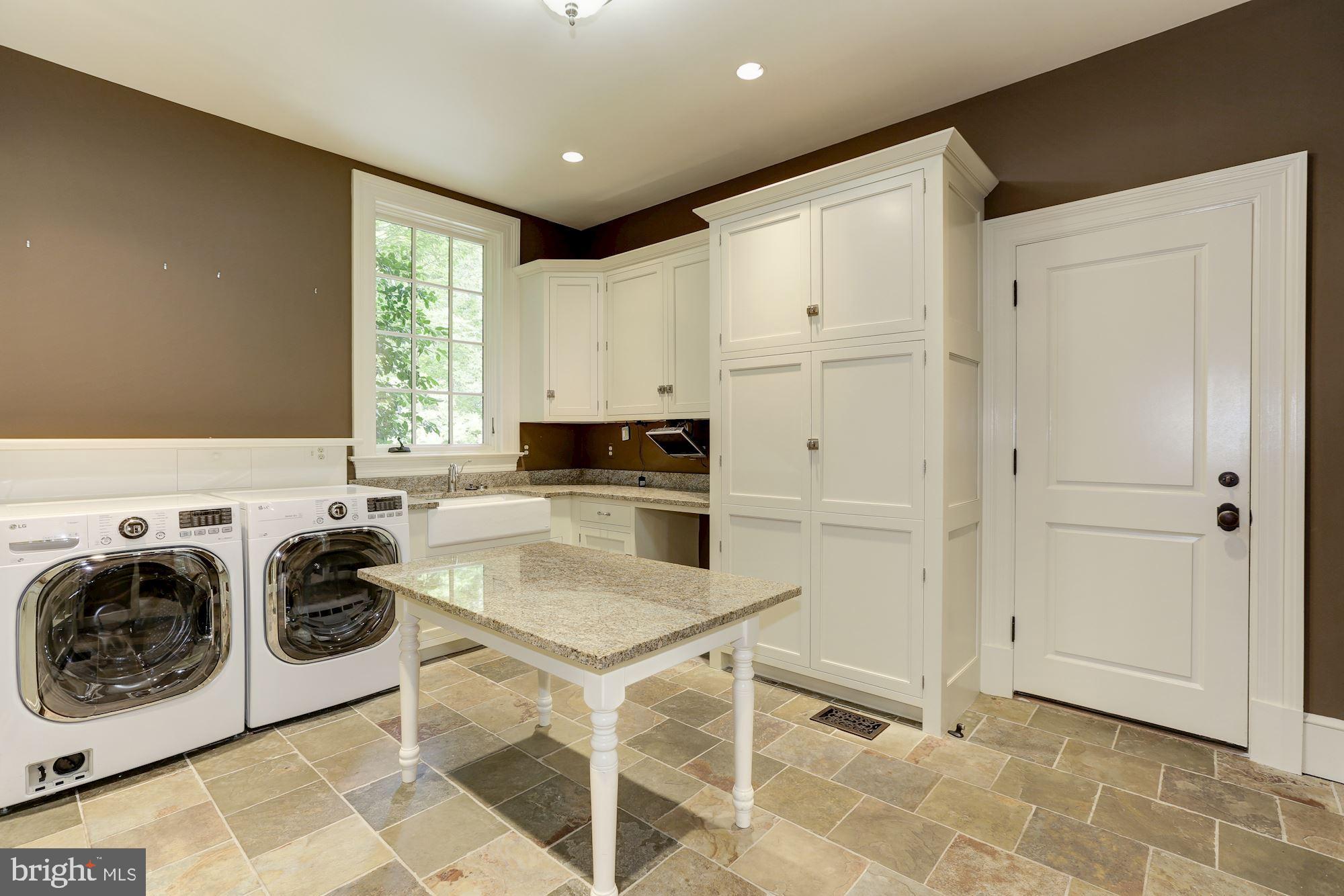 MERRY GO ROUND FARM - Residential