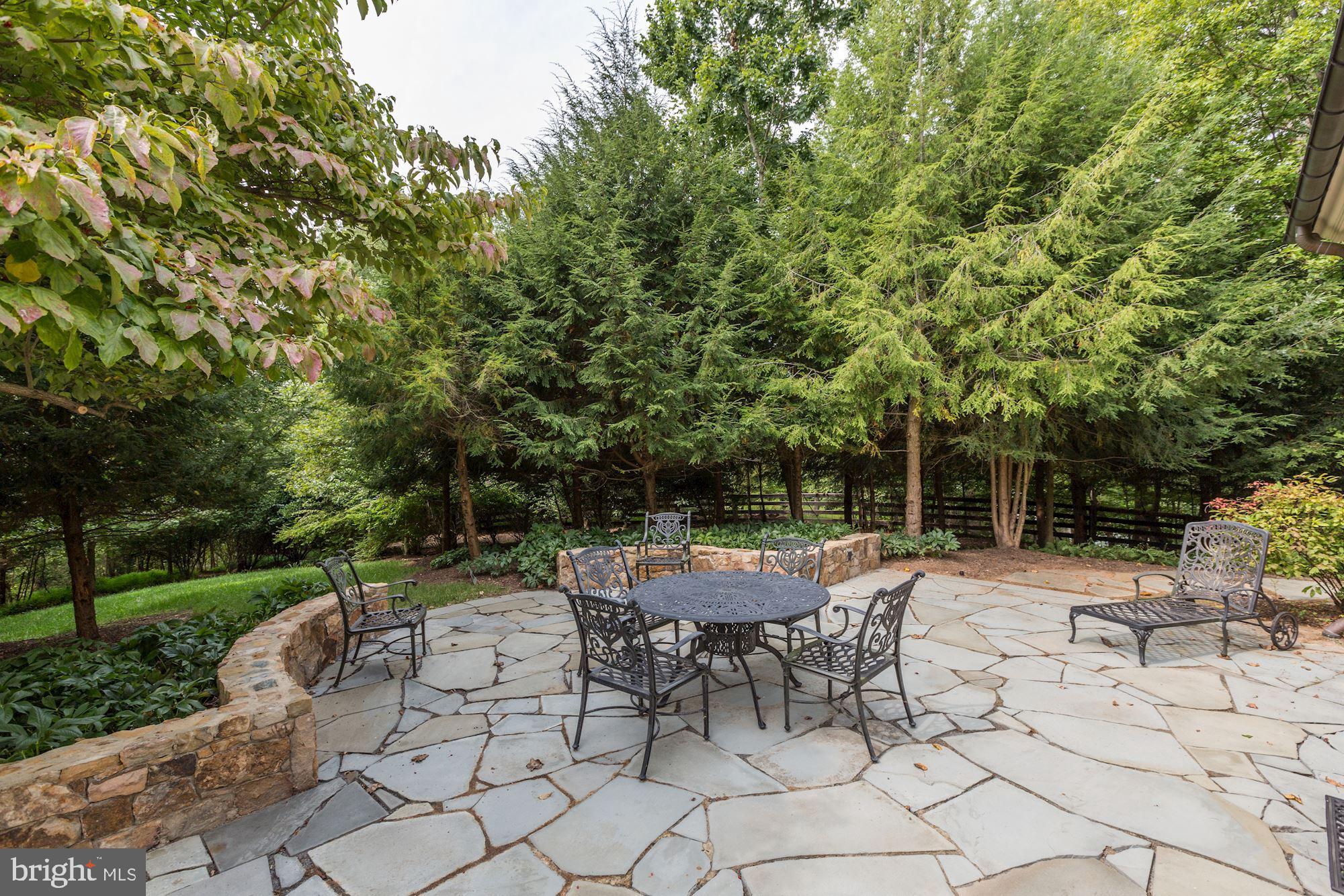 MERRY GO ROUND FARM - Residential