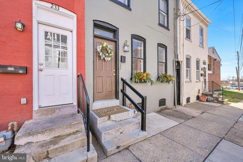 Townhouse For Sale - 235 Howard Avenue<br/> Lancaster County, LANCASTER, PA 17602