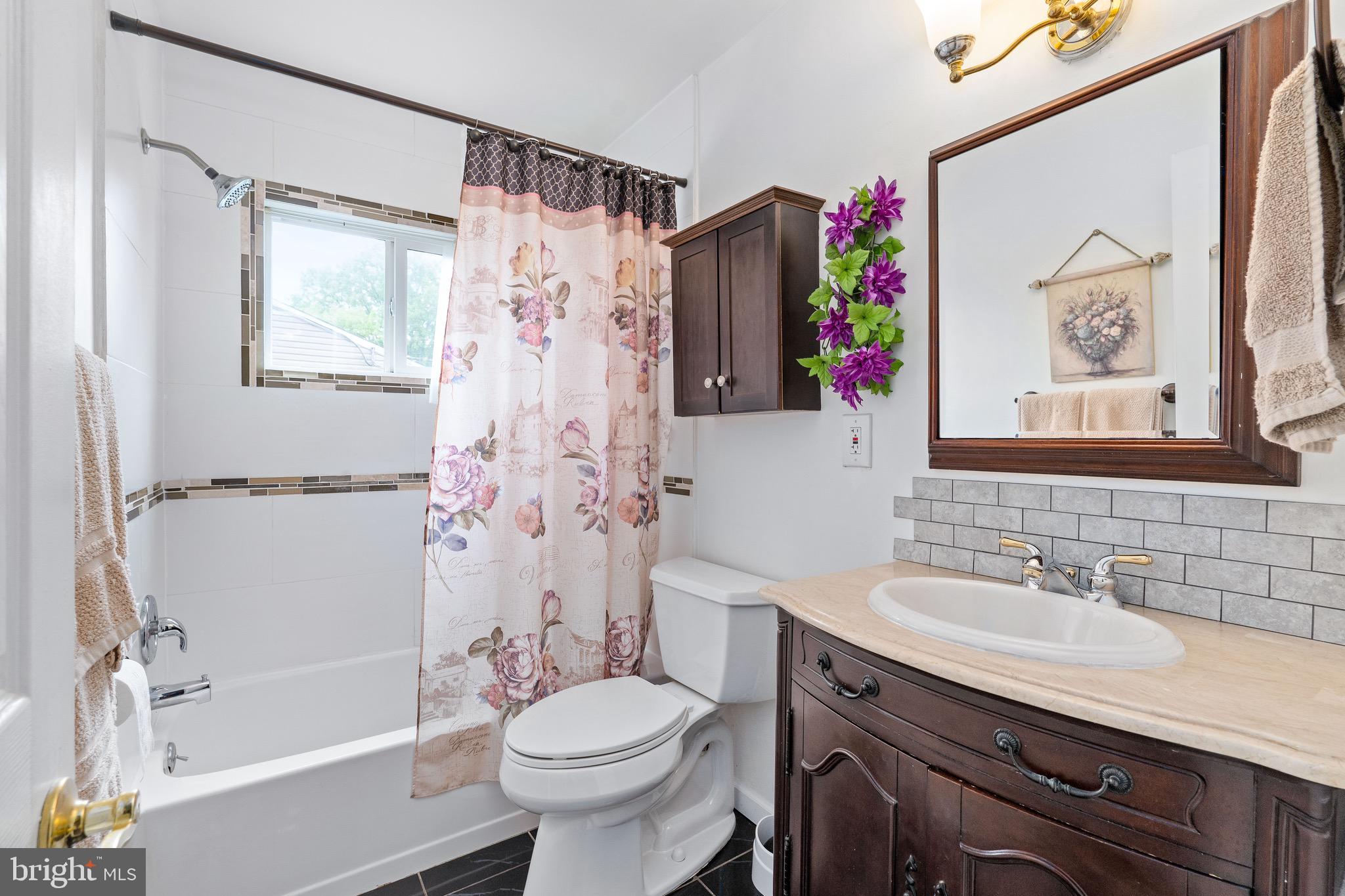 CHESTNUT HILL ESTATES - Residential