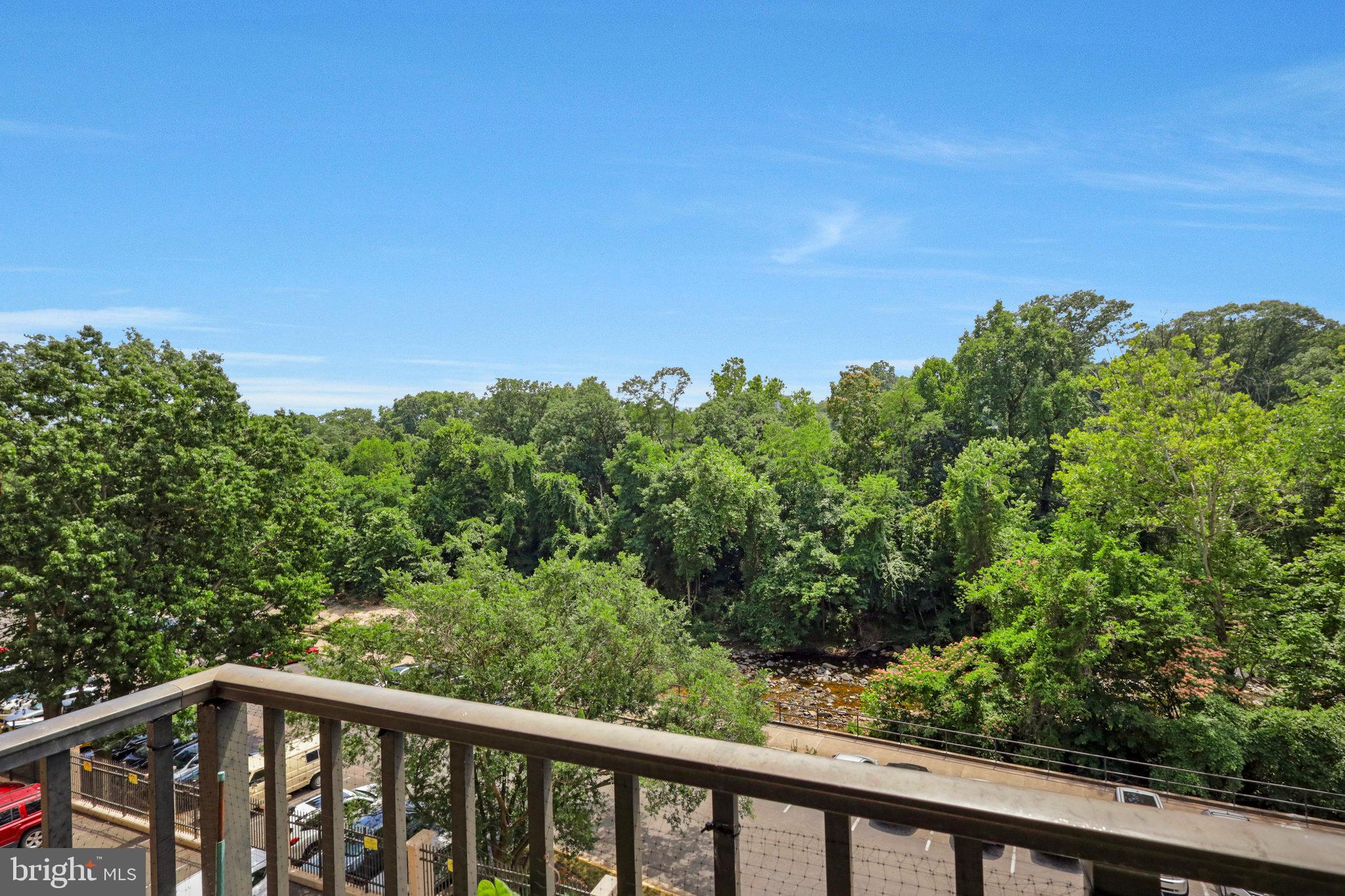 THE CARLTON - Residential