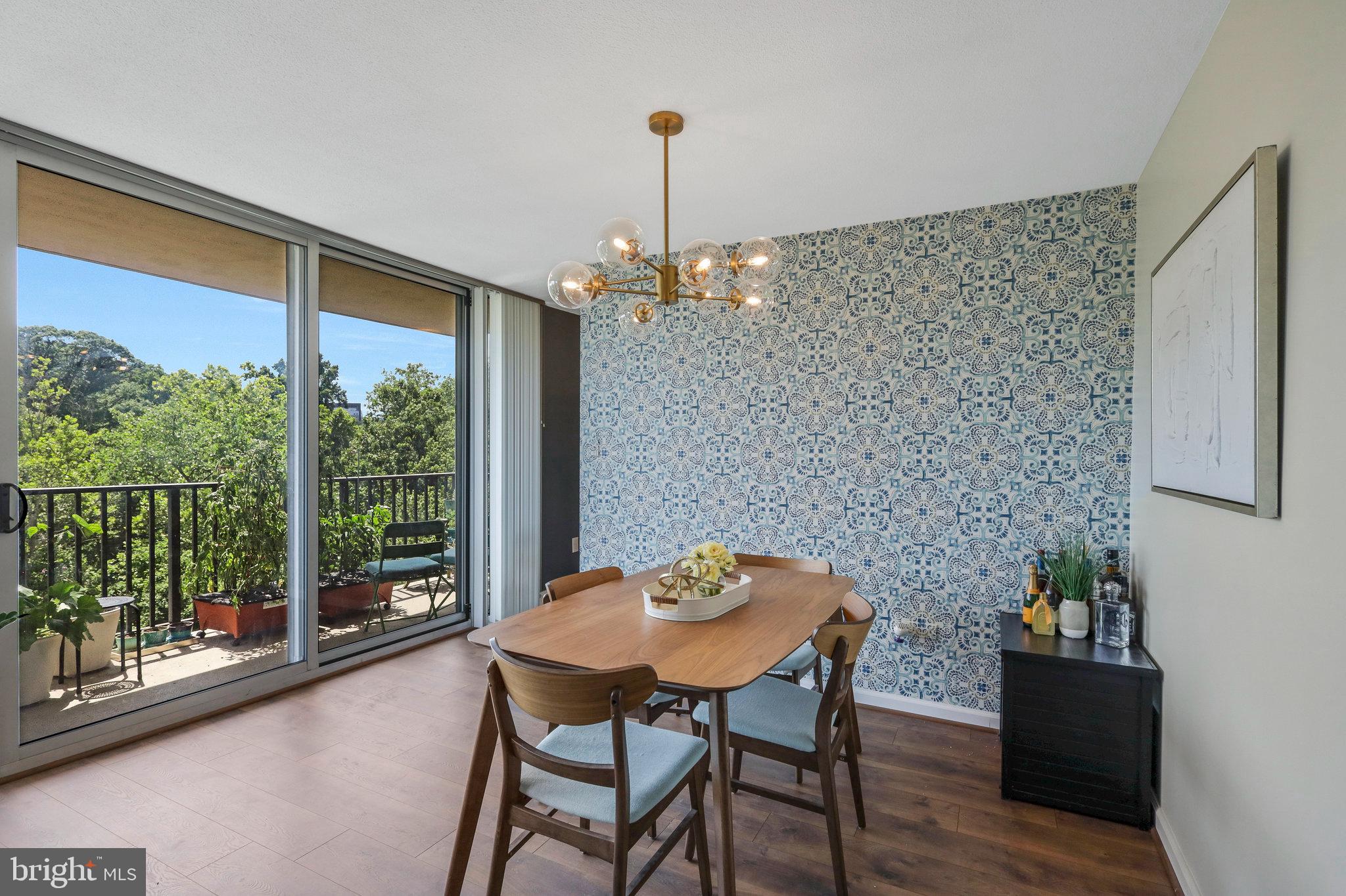 THE CARLTON - Residential