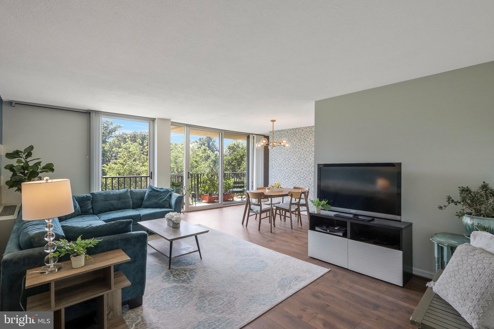 THE CARLTON - Residential