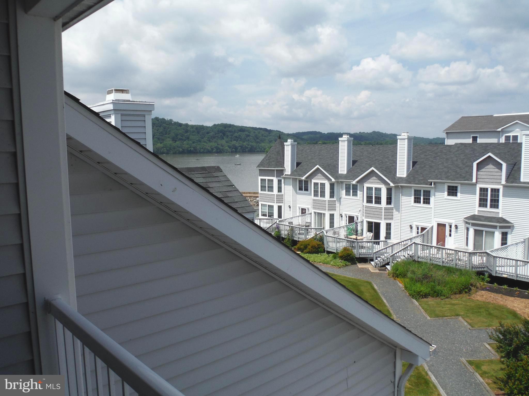 TOMES LANDING - Residential