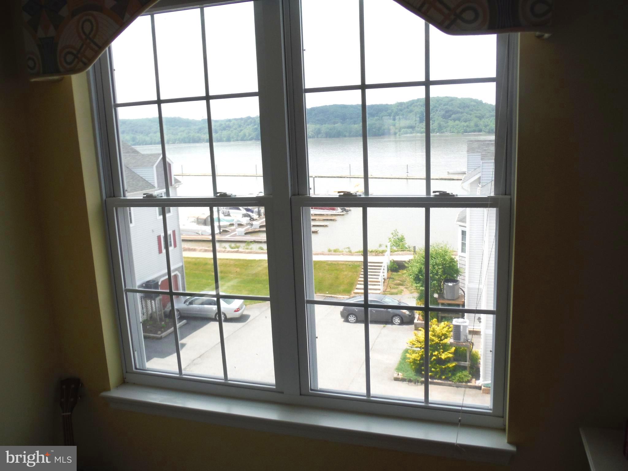 TOMES LANDING - Residential