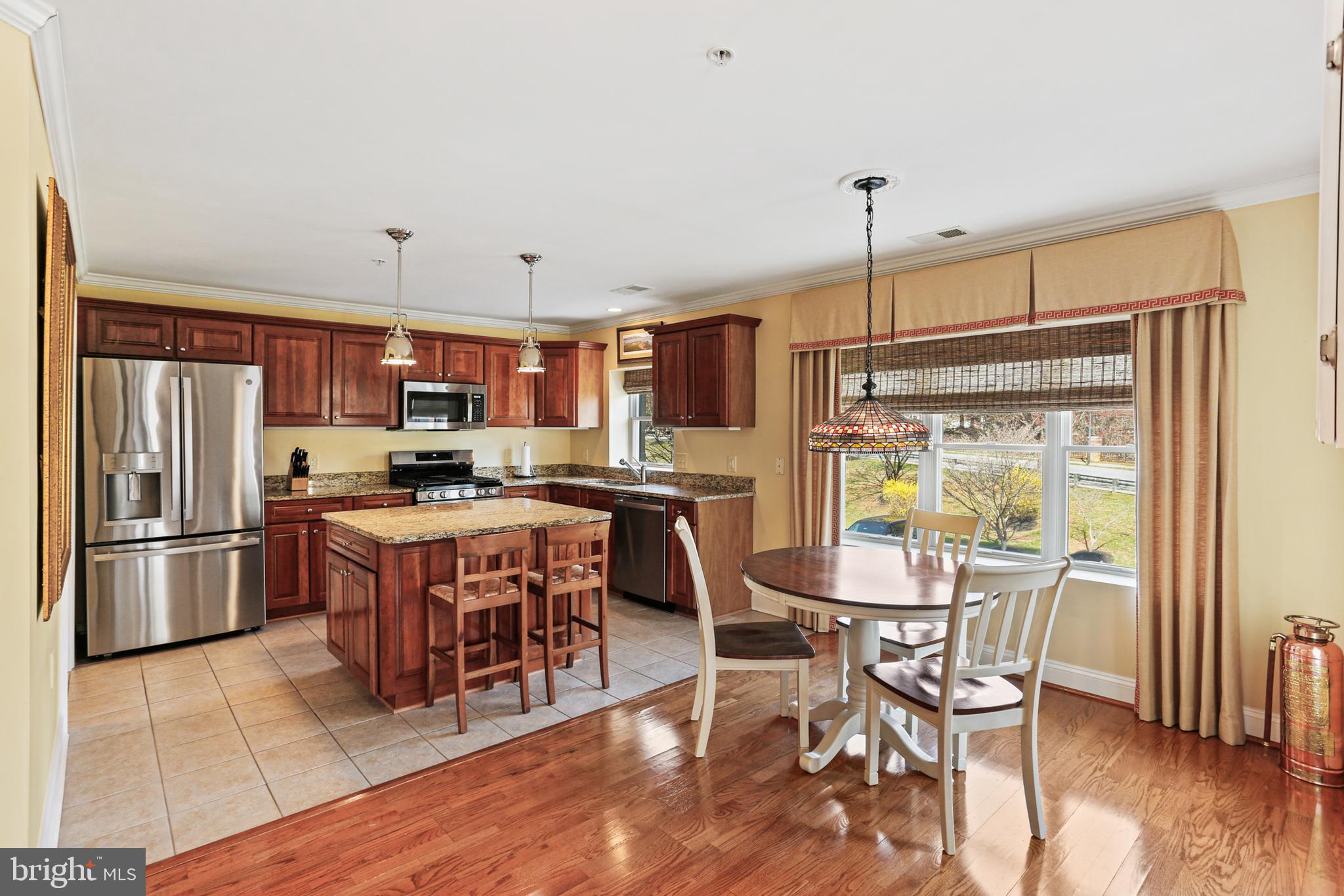 ROUNDWOOD RIDGE - Residential