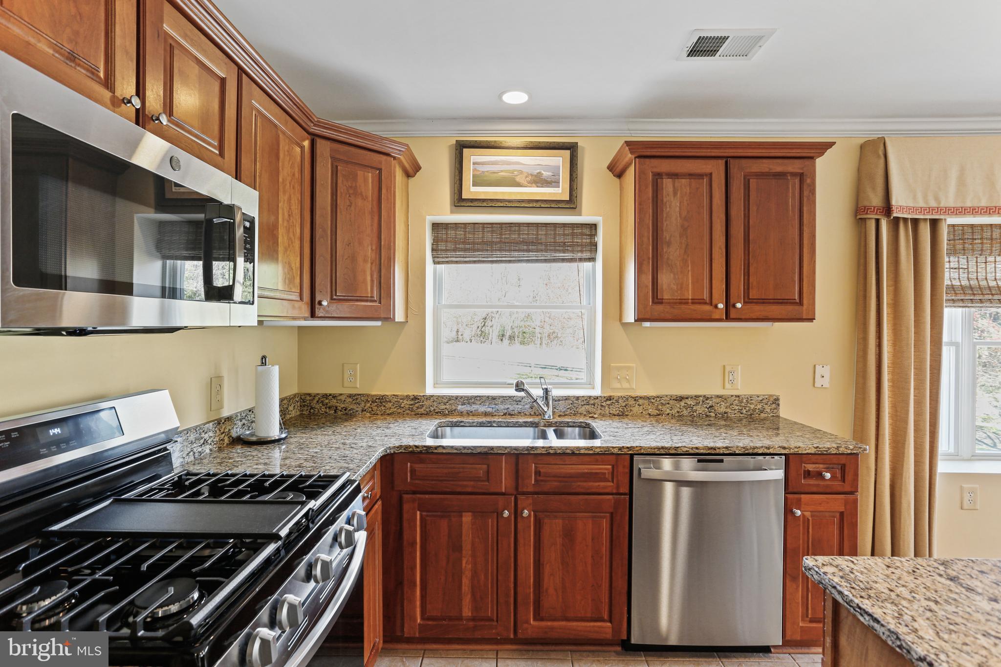 ROUNDWOOD RIDGE - Residential