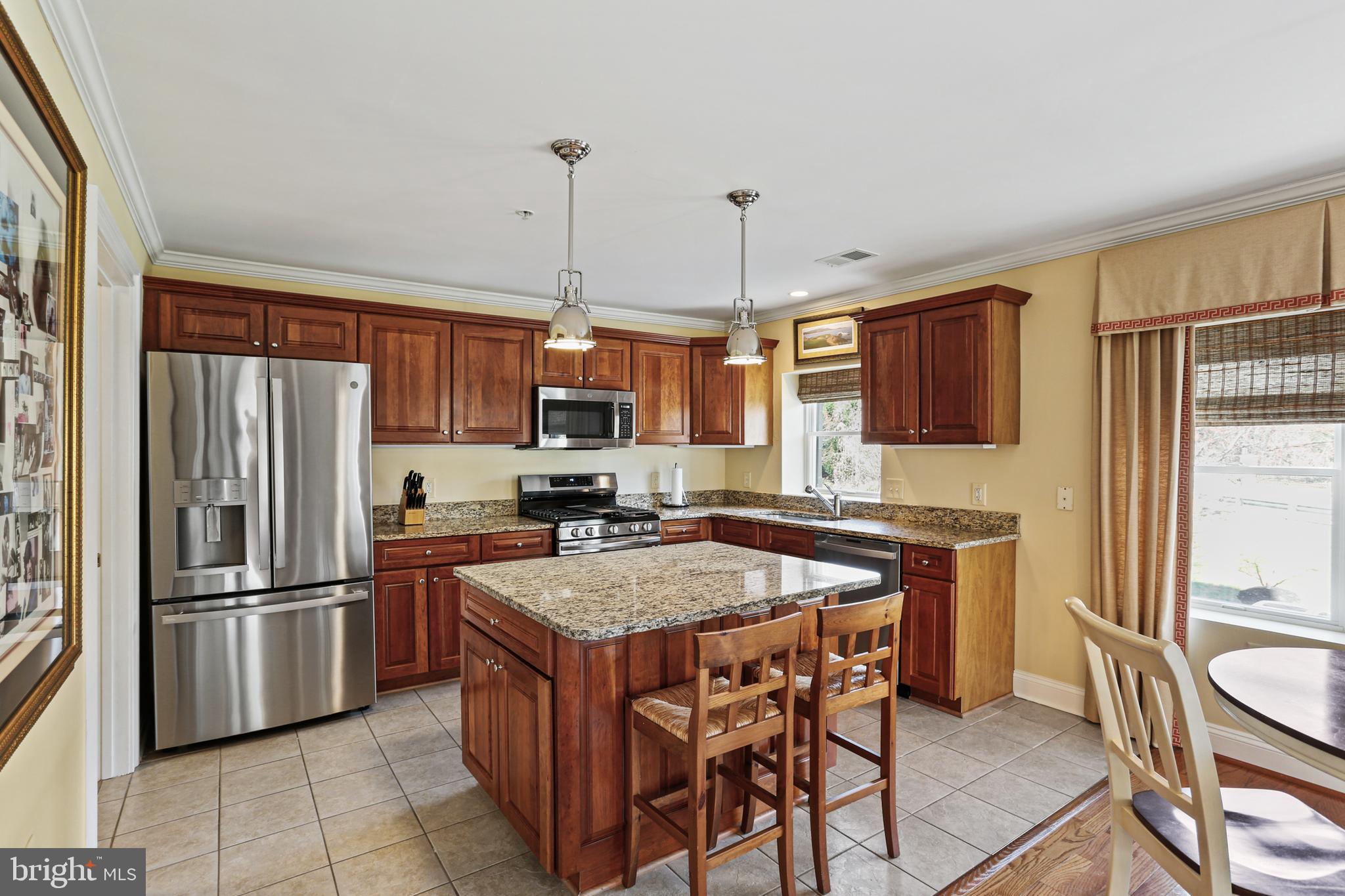 ROUNDWOOD RIDGE - Residential