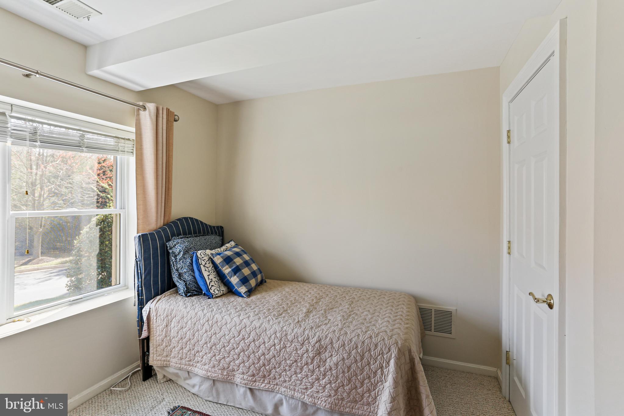 ROUNDWOOD RIDGE - Residential