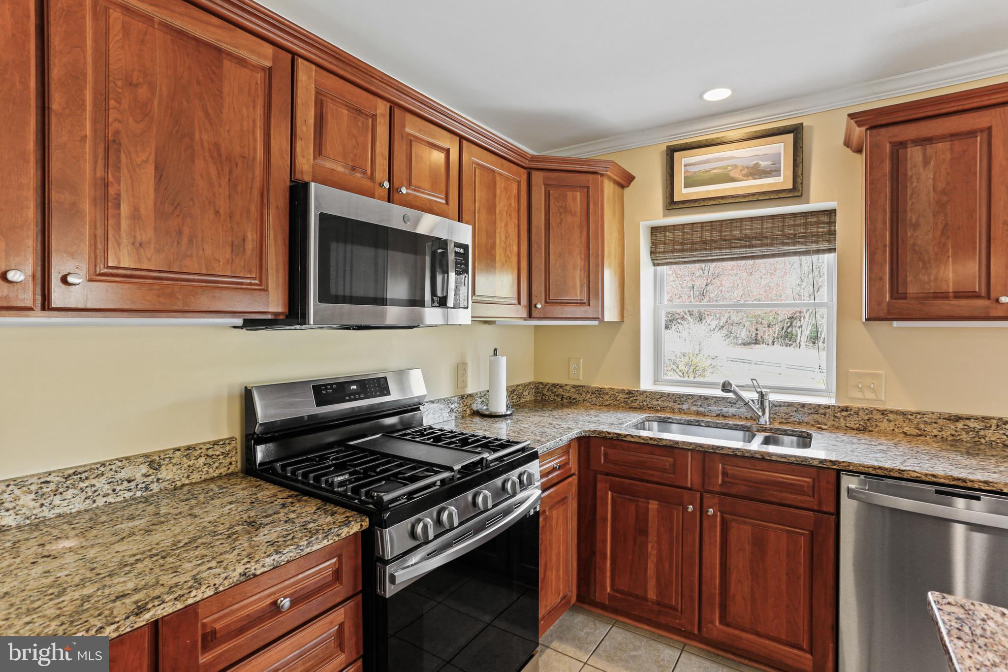 ROUNDWOOD RIDGE - Residential