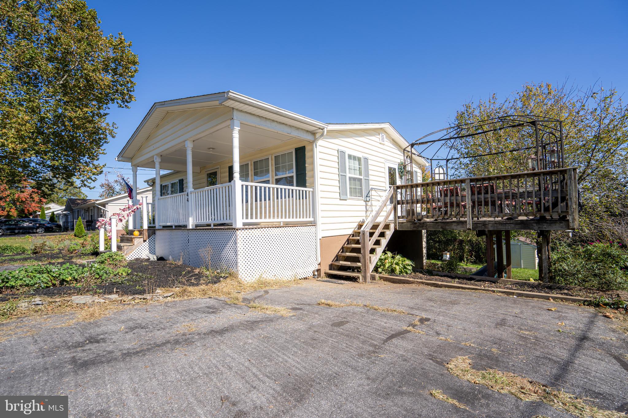 ORCHARD HILLS - Residential