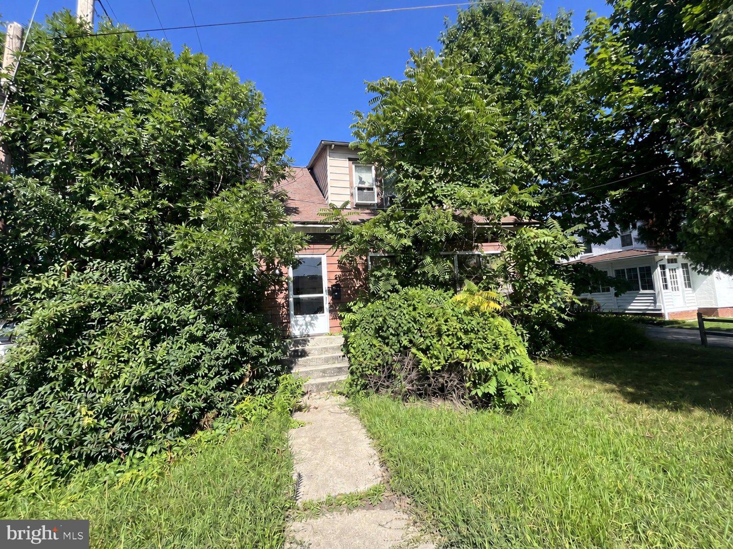 17 WHITELAND AVENUE