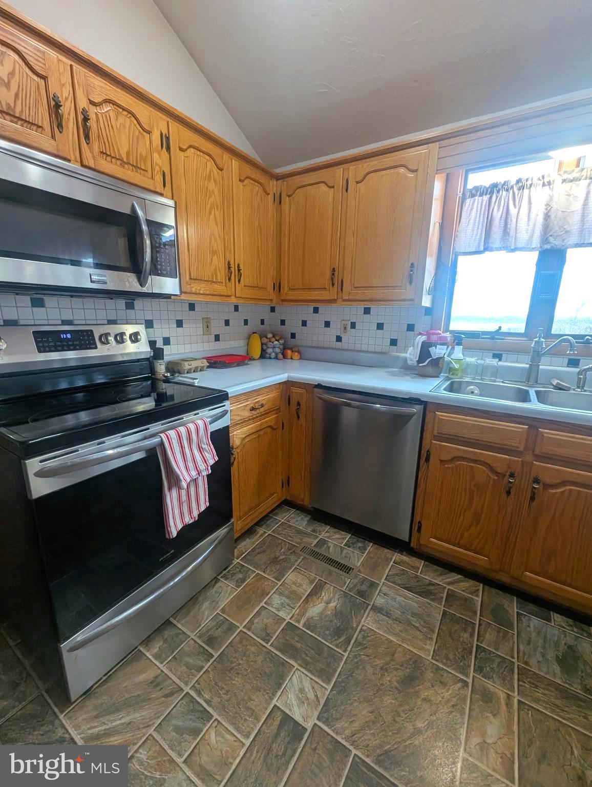 NONE, RURAL - Residential