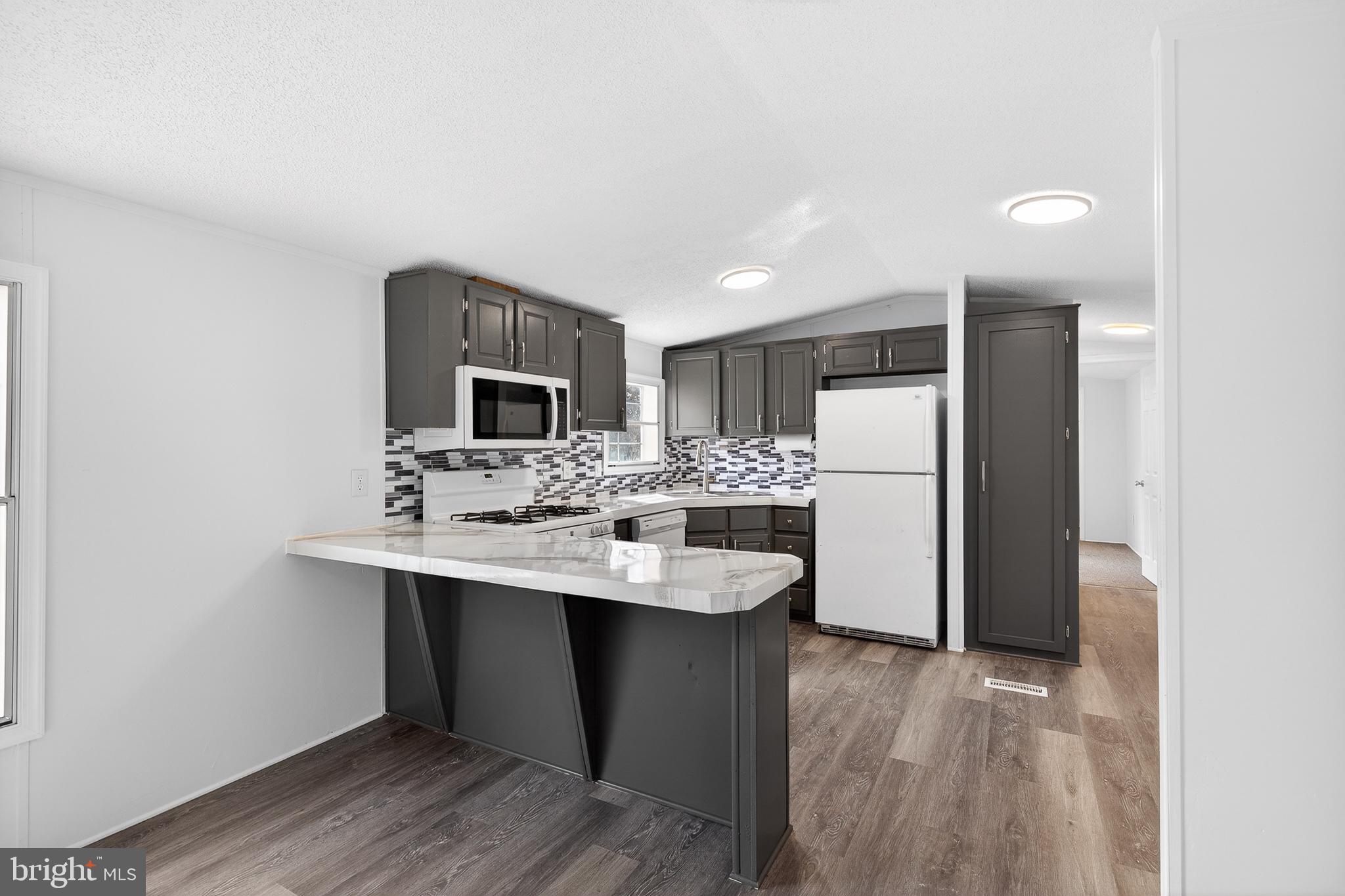 VILLAGE BROOK - Residential