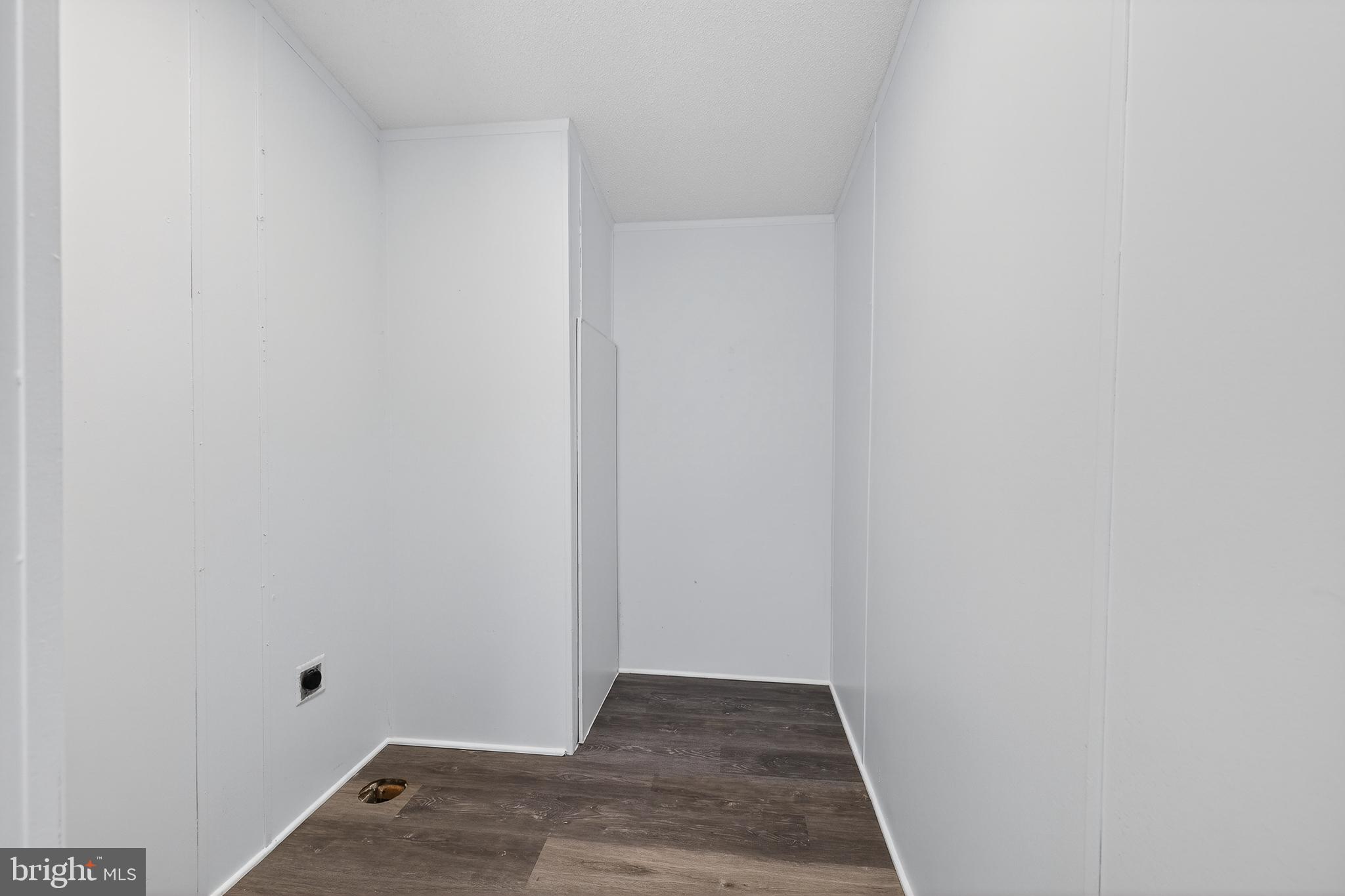 VILLAGE BROOK - Residential